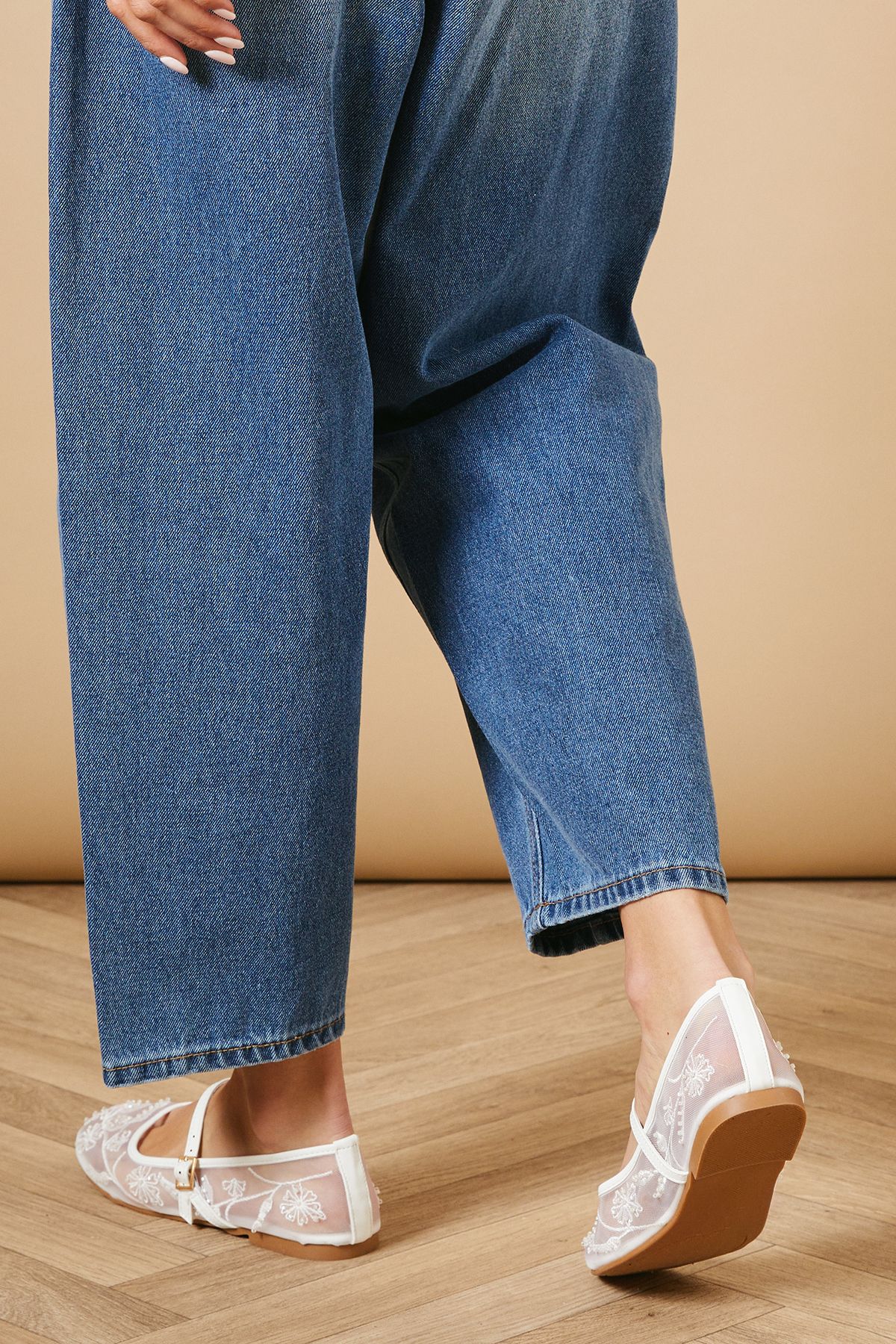 Oasis Perth Faux Leather And Mesh Embroidered Mary Jane Ballet Pumps White image 4