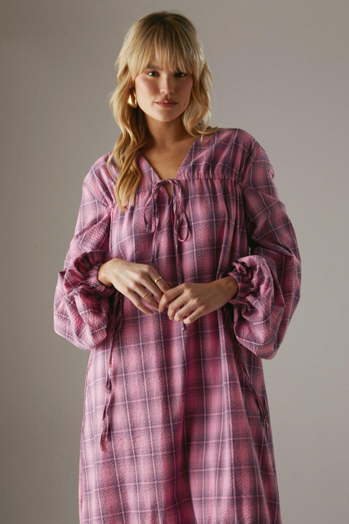 Warehouse Gathered Channel Detail Check Midi Smock Dress Pink image 5