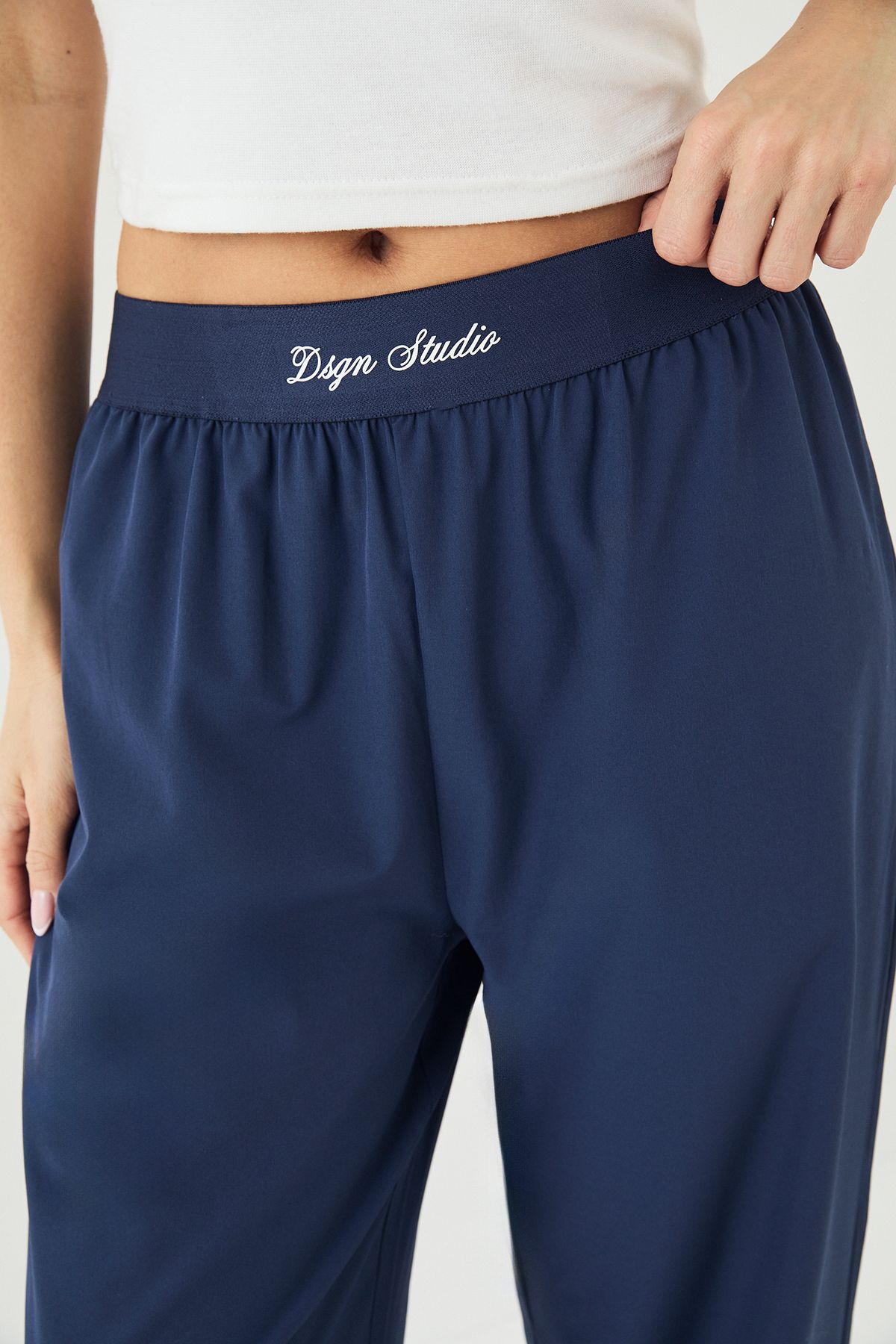 DSGN Studio DSGN Studio Elasticated Waist Straight Leg Trouser Navy image 4