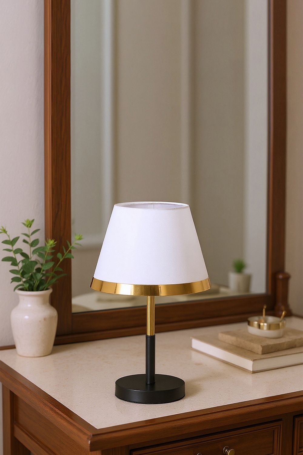 Living and Home 7W Table Lamp with Classic Cone-shaped image 2
