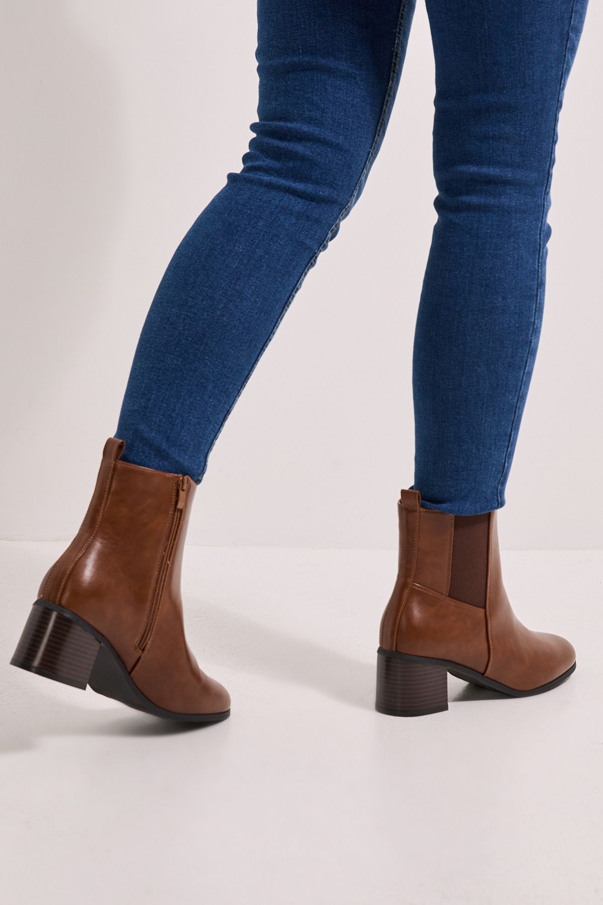 Dorothy Perkins Wide Fit Maias Block Heel Chelsea Boots Dark Tan image 4