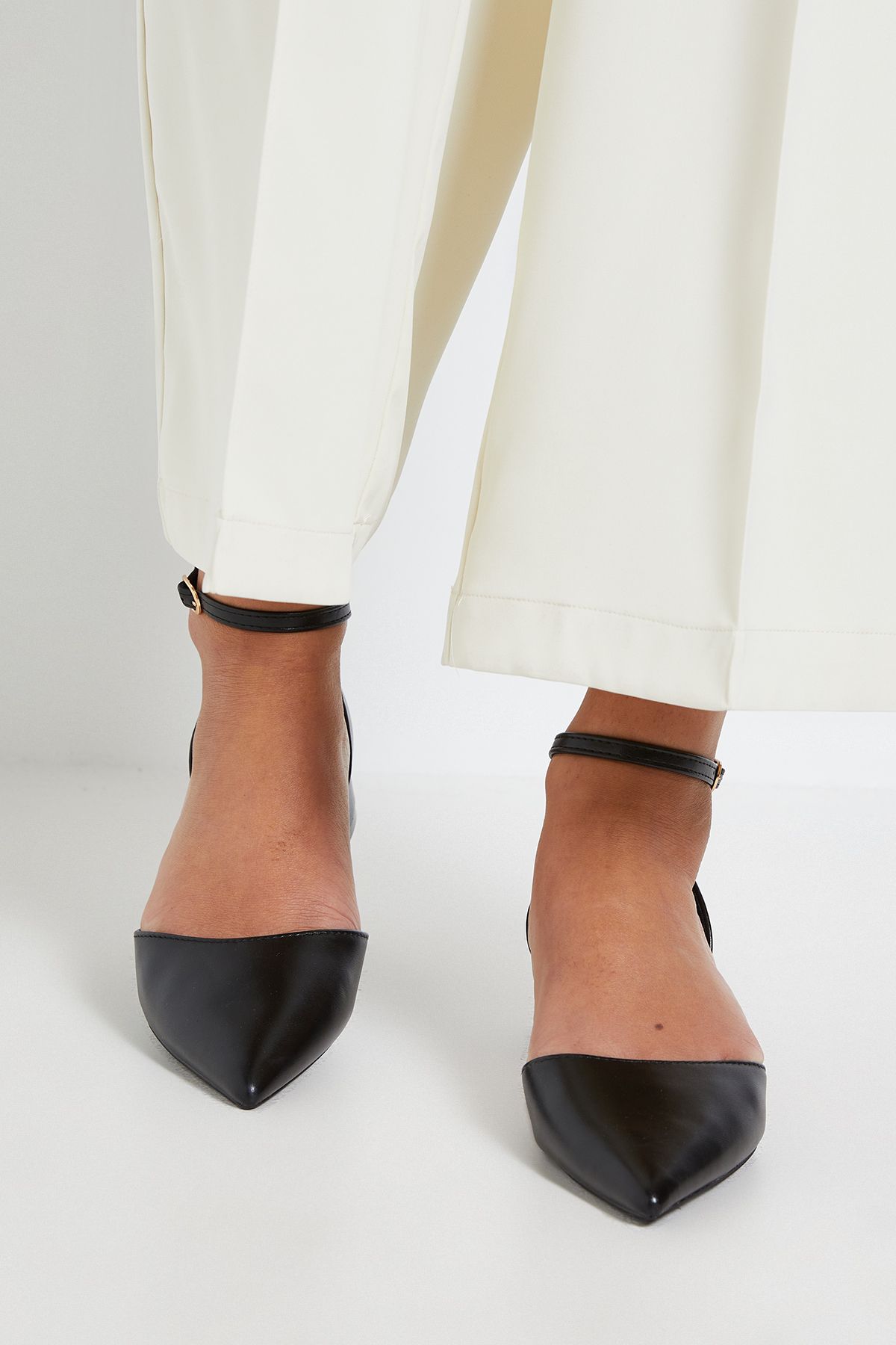 Dorothy Perkins Bennie Faux Leather Pointed Low Block Heel Court Shoes Black image 2