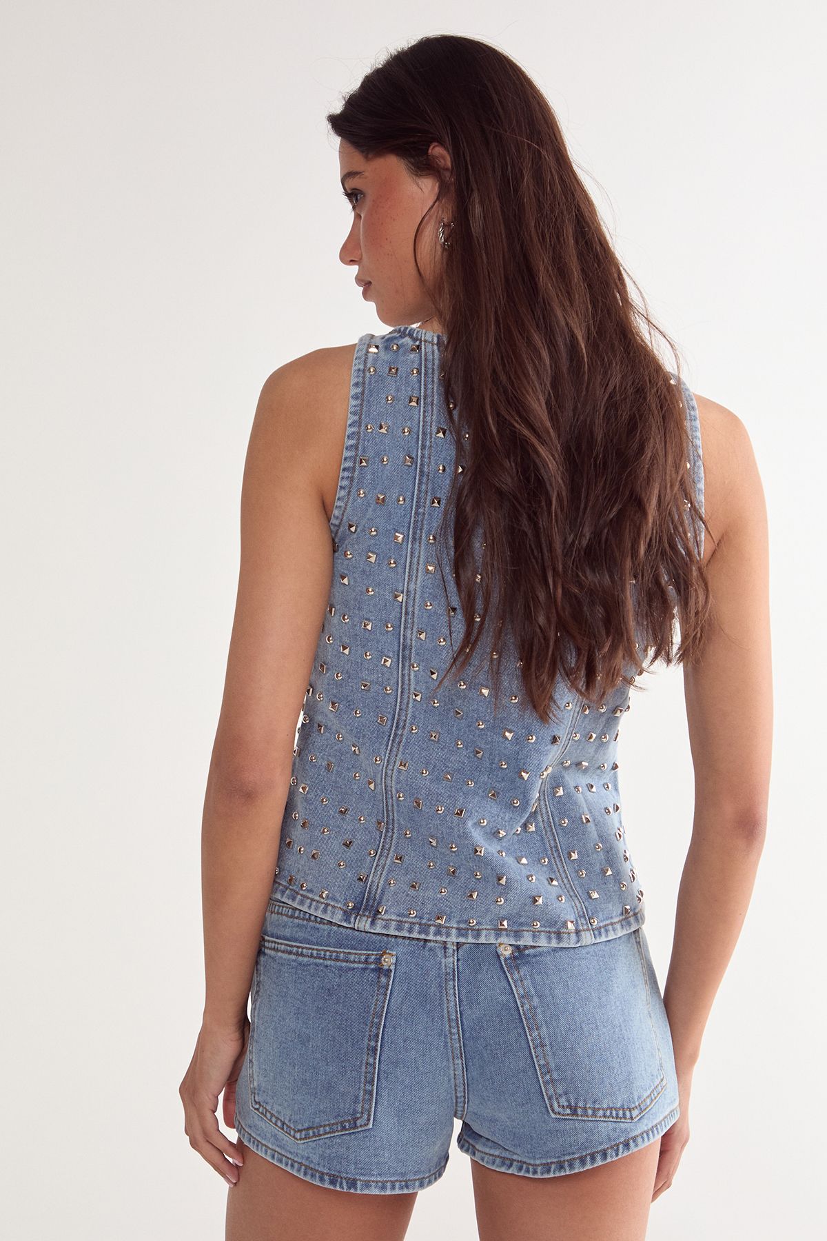 NastyGal Studded Denim Shorts Vintage Wash image 3
