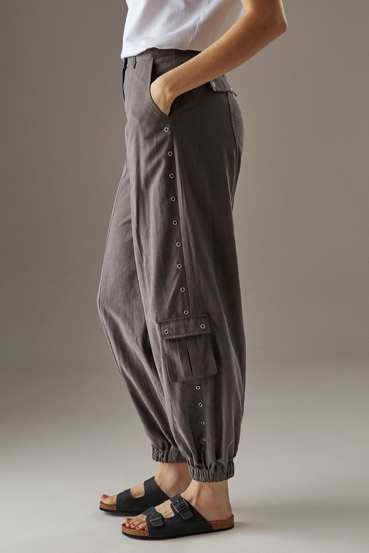 Warehouse Peach Satin Utility Eyelet Detail Cuffed Trousers Dark Grey image 4