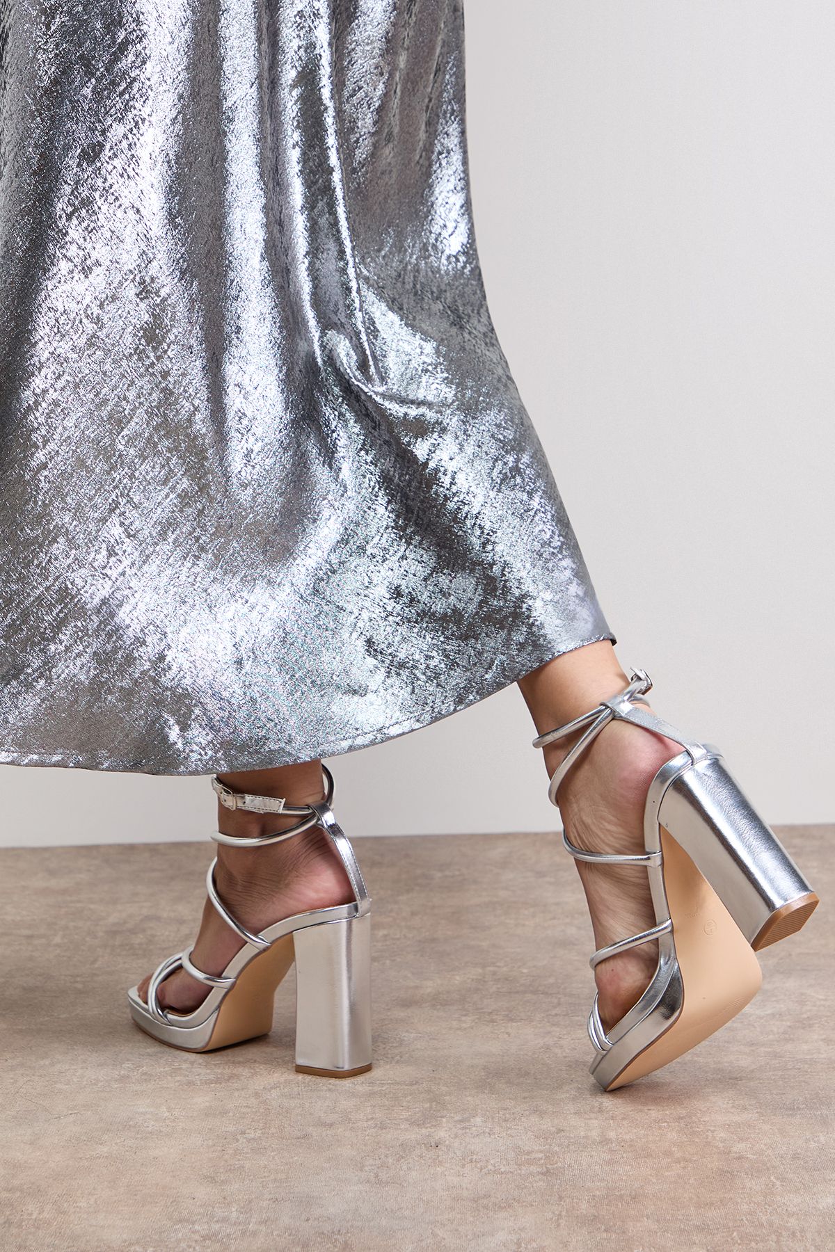 Oasis Evristine Faux Leather Strappy Platform High Block Heel Sandals Silver image 4