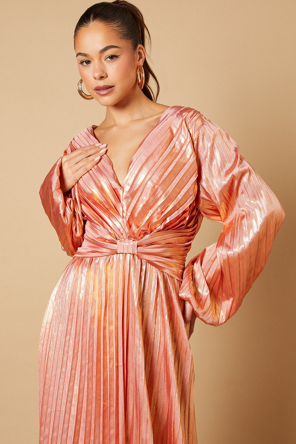 Oasis Metallic V Neck Pleated Midi Dress Rose Gold image 3