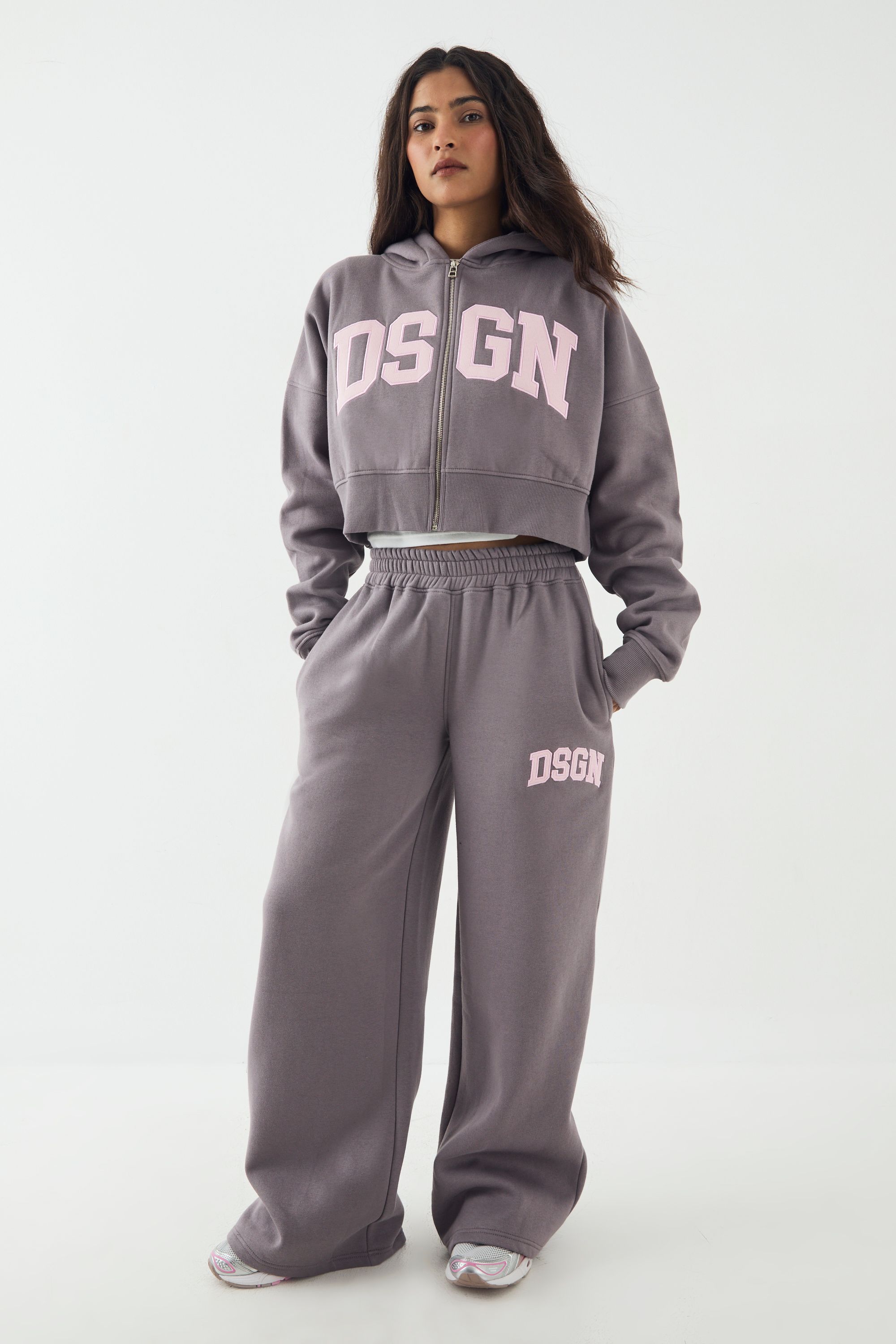 DSGN Studio DSGN Studio Cord Applique Straight Leg Jogger Mauve image 1