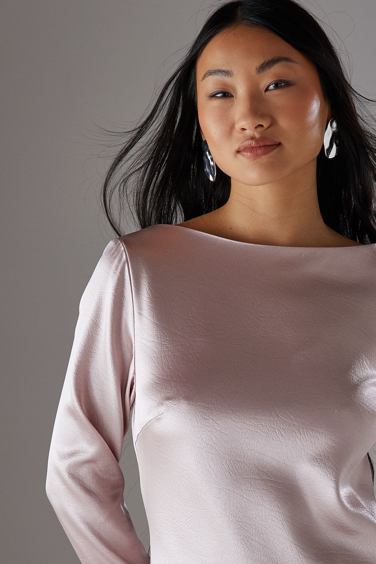 Warehouse Petite Crinkle Satin Bias Tie Sleeve Midi Dress Pale Pink image 3