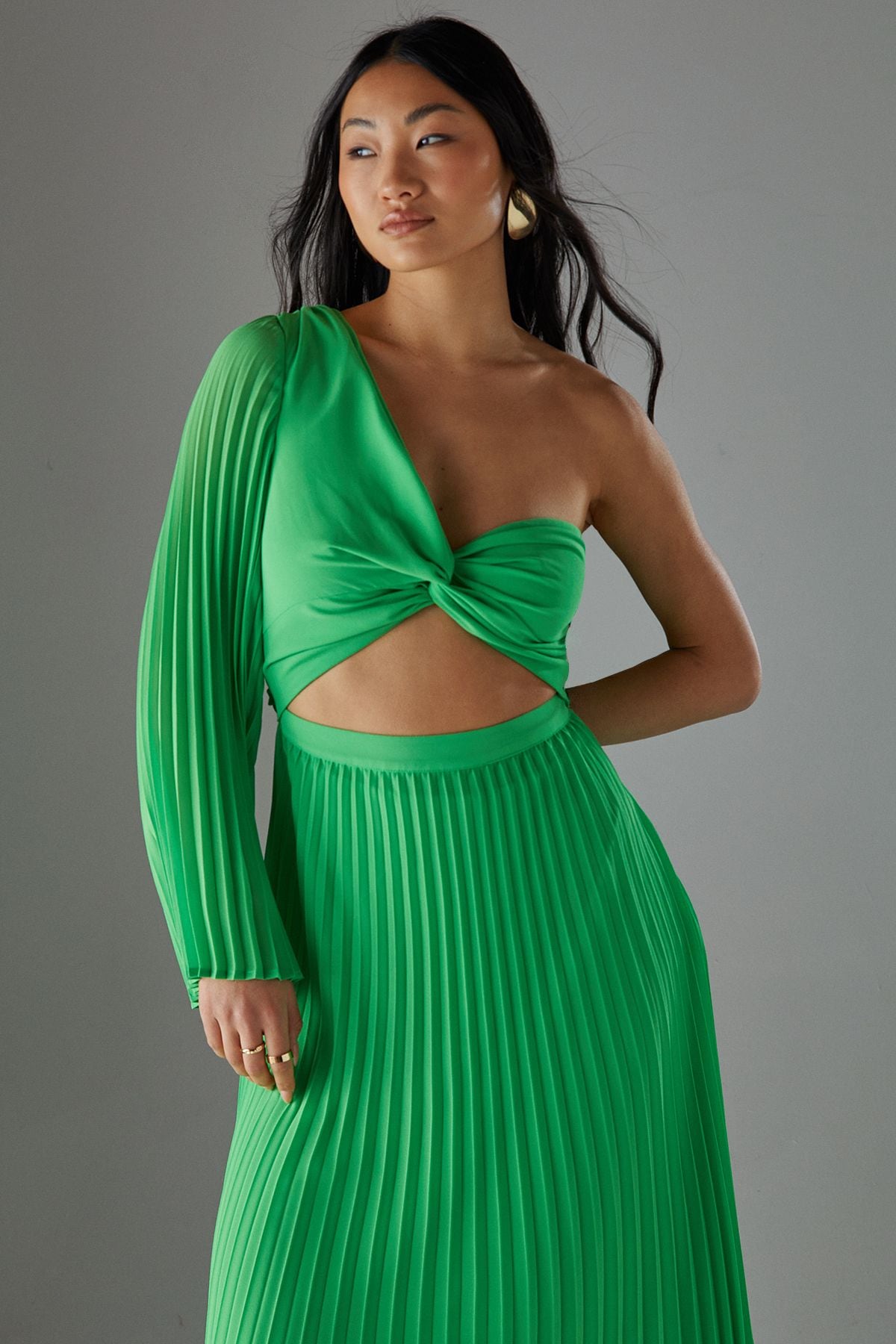 Warehouse Petite Chiffon Pleated One Shoulder Cut Out Midi Dress Bright Green image 2