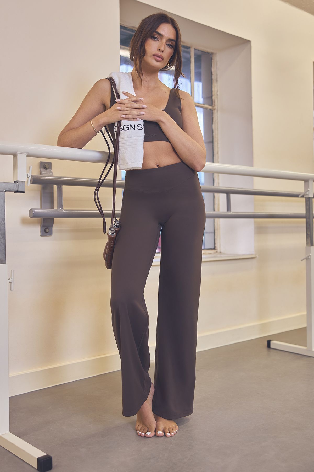 DSGN Studio DSGN Studio Ultra Sculpt Straight Leg Trouser Espresso image 1