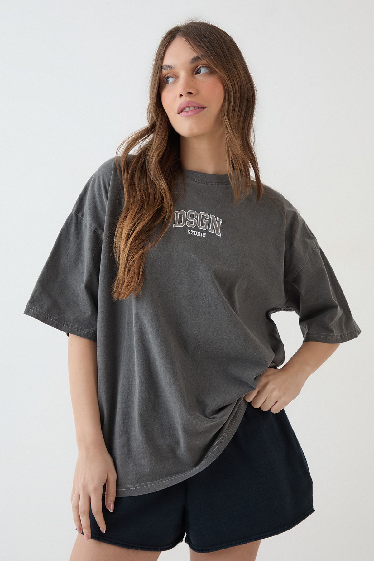 DSGN Studio DSGN Studio Embroidered Overdyed Oversized T-Shirt Charcoal