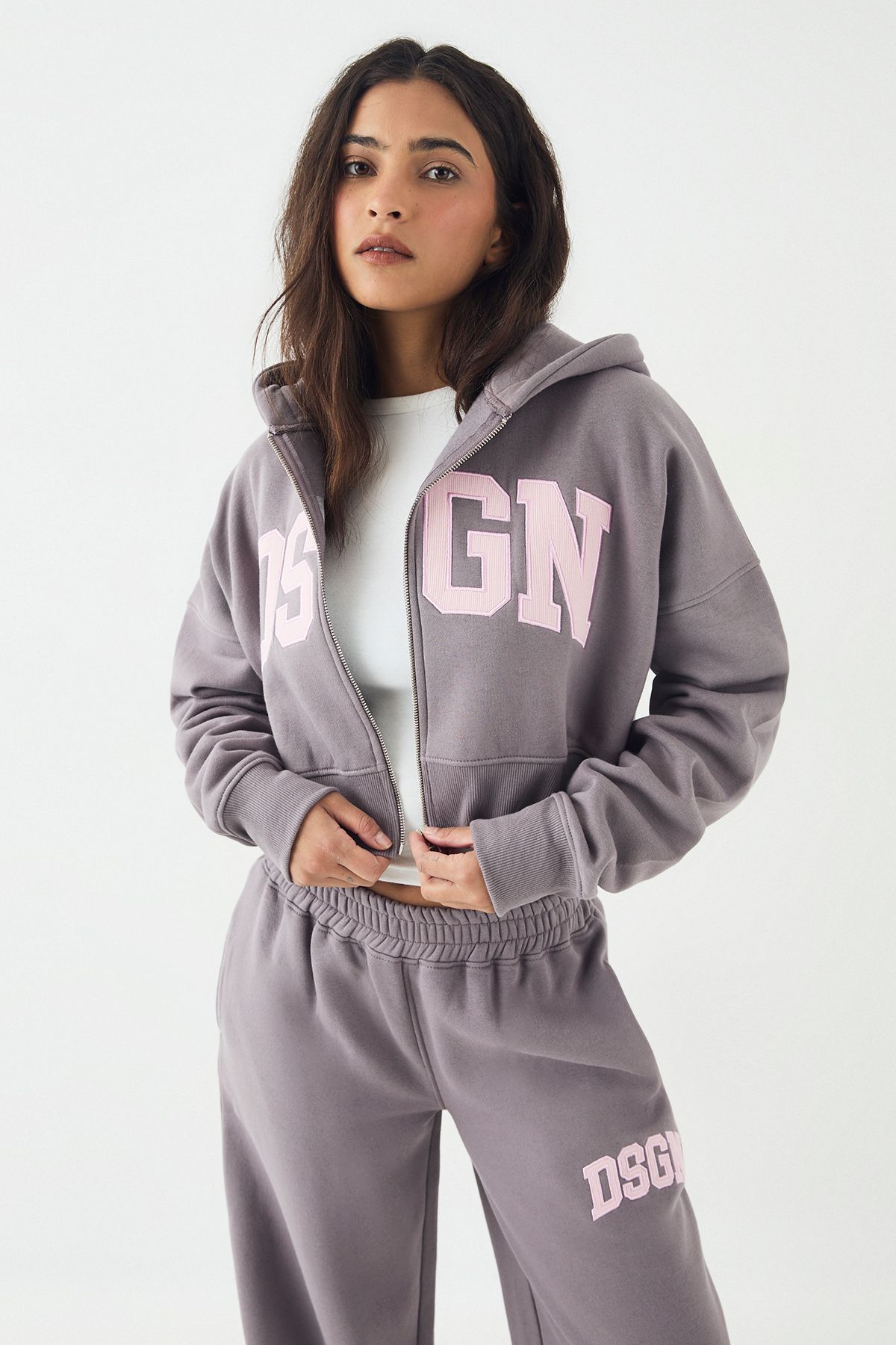 DSGN Studio DSGN Studio Cord Applique Boxy Crop Zip Through Hoodie Mauve image 3