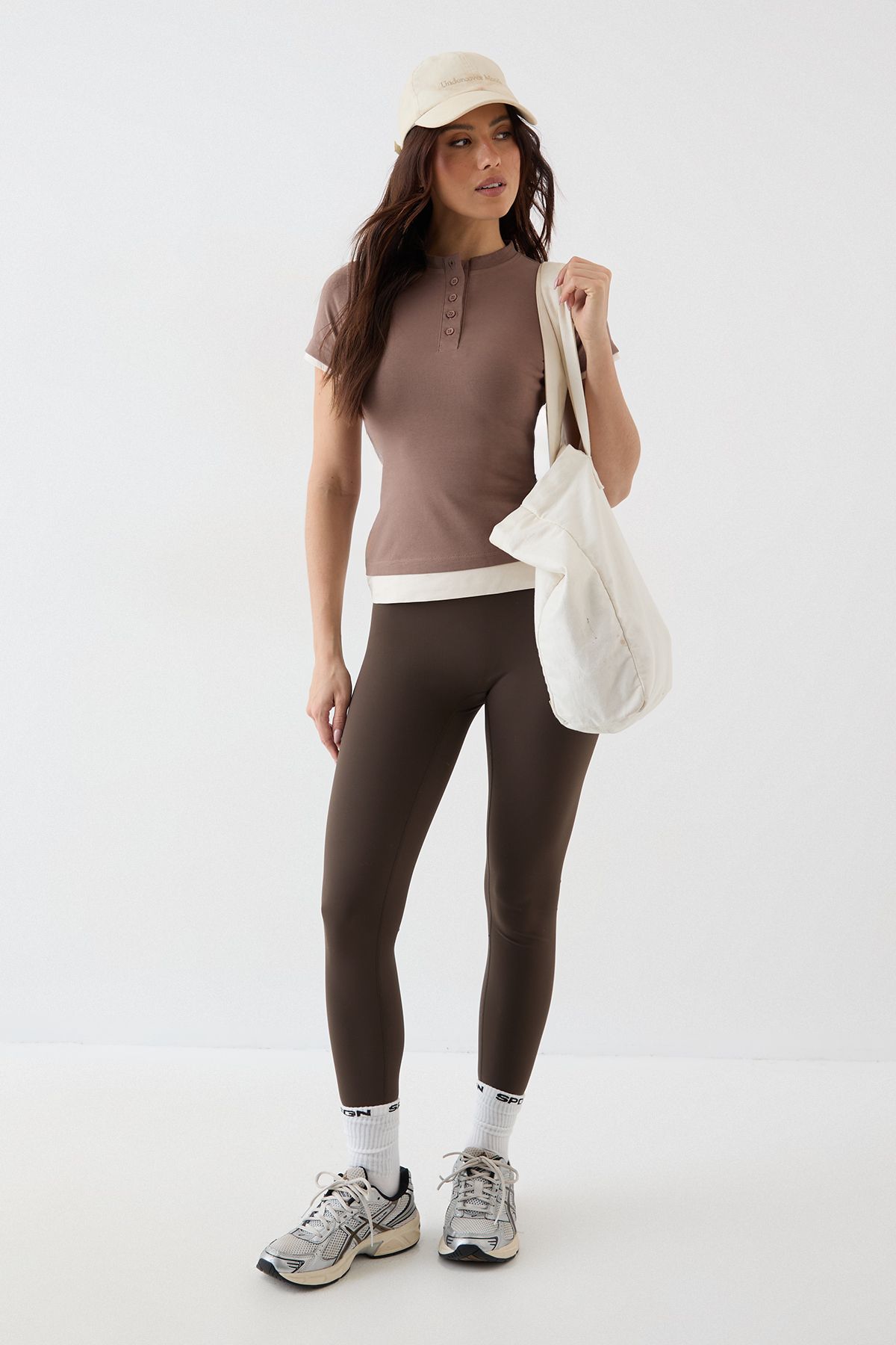 DSGN Studio DSGN Studio Contrast Button Detail Short Sleeve Top Mocha image 3