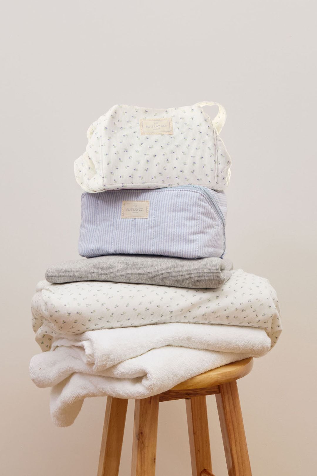 The Flat Lay Co Drawstring Makeup Bag - Cozy Cotton Ditsy Floral Multi image 2