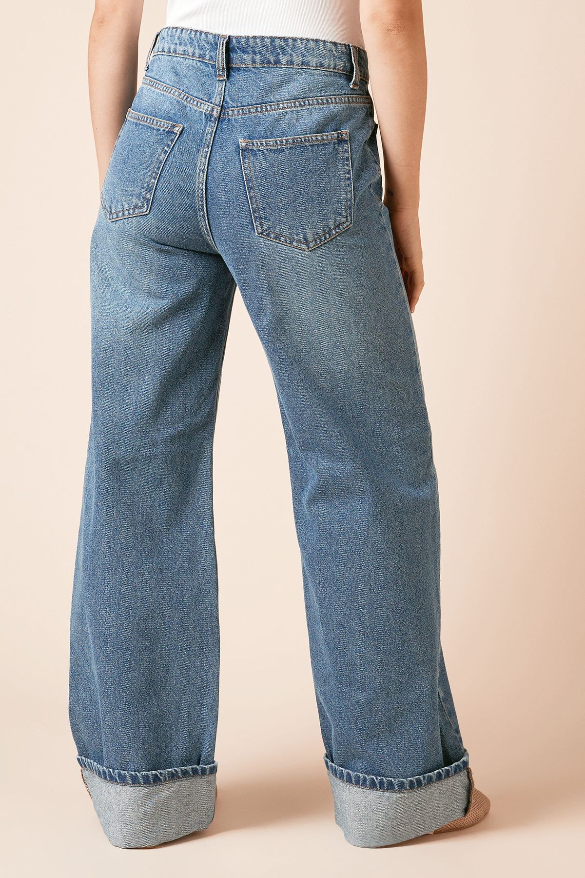 Dorothy Perkins Straight Leg Jean With Patch Pockets Mid Wash image 3