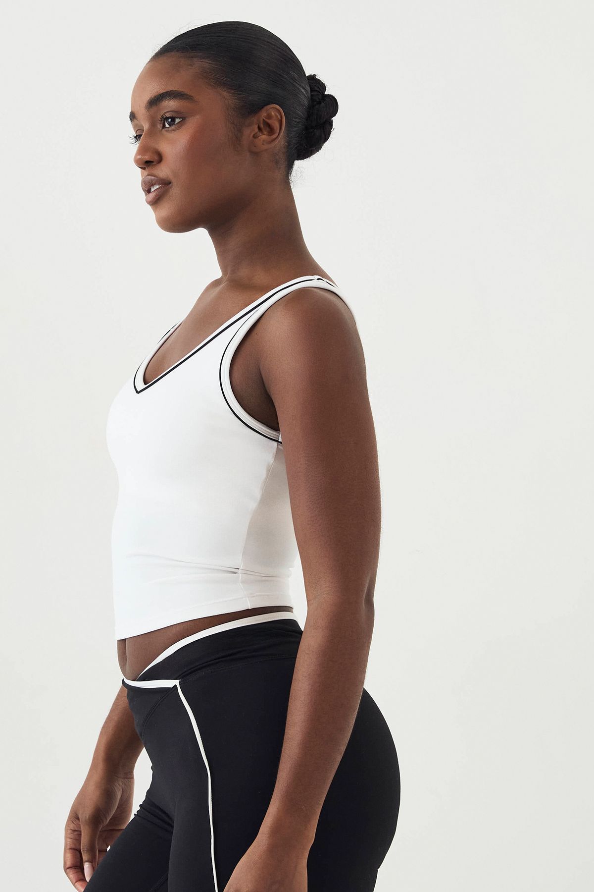 DSGN Studio DSGN Studio Ultra Sculpt Piping Detail Padded Vest Top White image 3