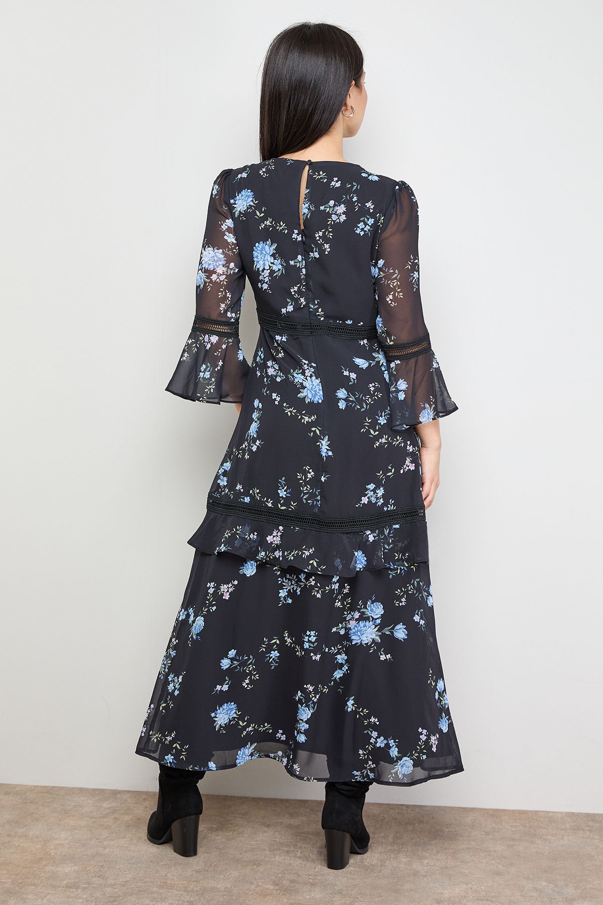 Oasis Petite Printed Lace Trim Detail Flare Sleeve Chiffon Midi Dress Floral image 3