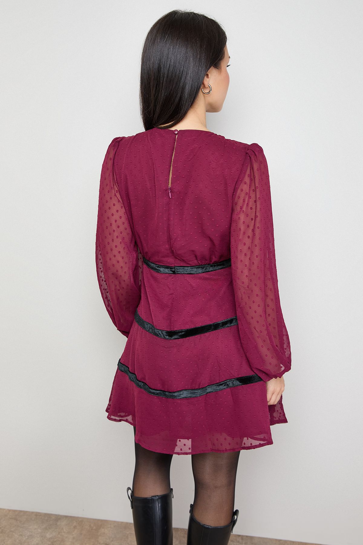 Oasis Petite Contrast Fit And Flare Mini Dress Chocolate image 3