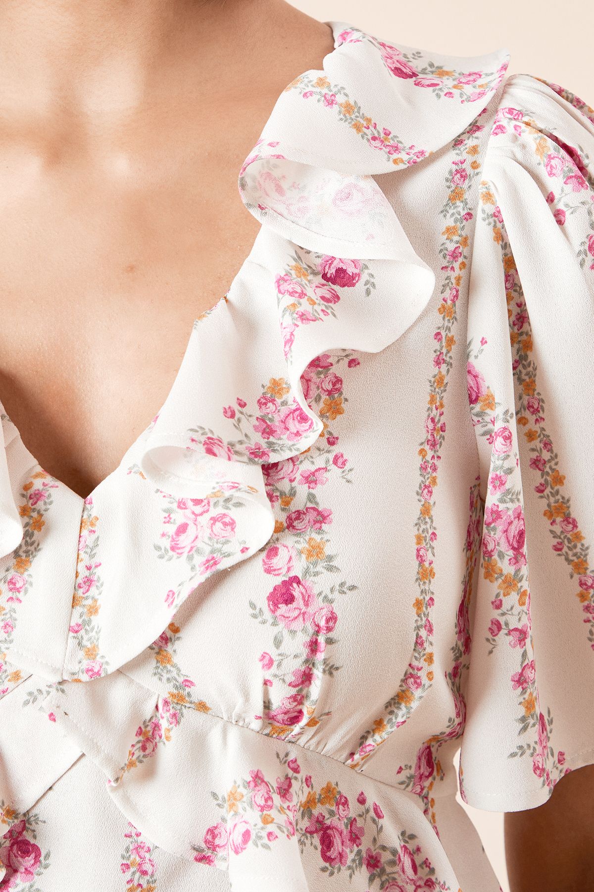 Dorothy Perkins Frill Detail Angel Sleeve Tie Back Blouse Floral image 5