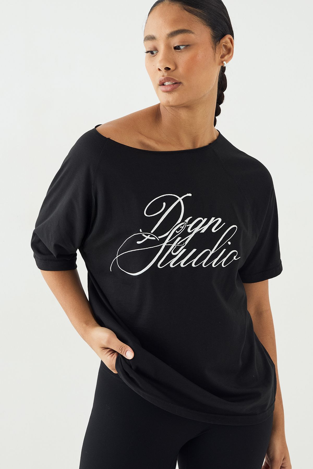 DSGN Studio DSGN Studio Script Off The Shoulder Oversized T-Shirt Black image 4