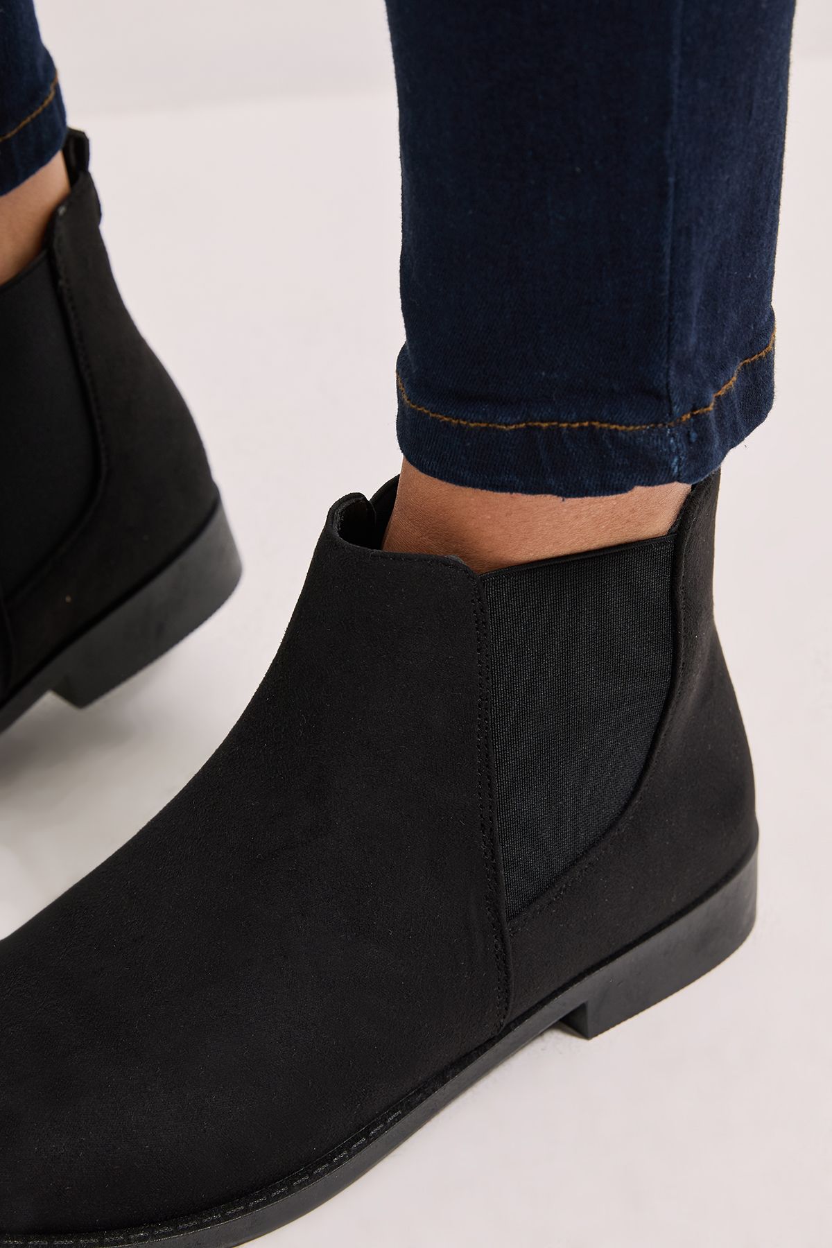 Dorothy Perkins Wide Fit Megs Flat Chelsea Boots Natural Black image 4