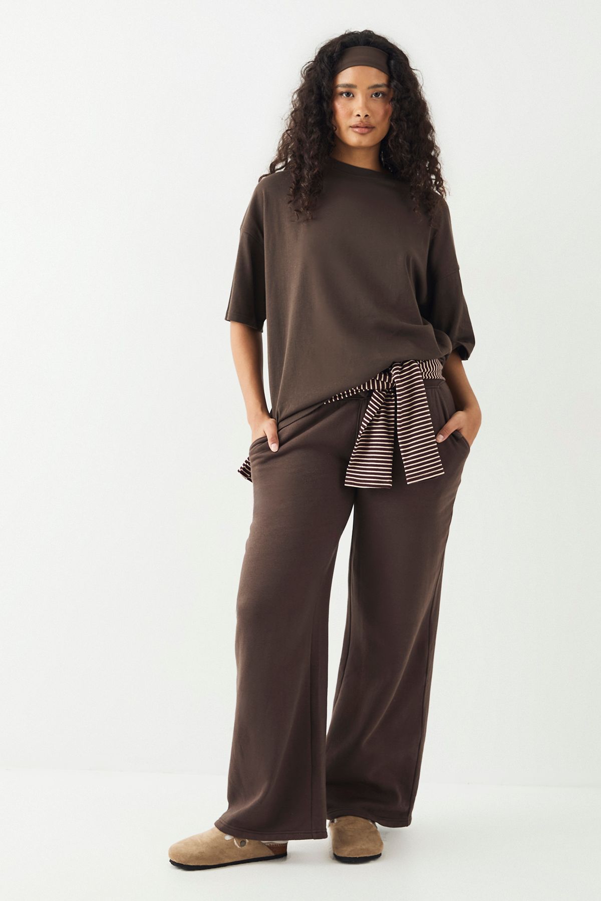 DSGN Studio DSGN Studio Deep Waistband Wide Leg Jogger Espresso image 1