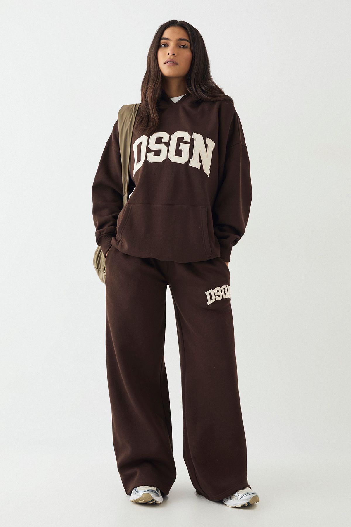 DSGN Studio DSGN Studio Cord Applique Oversized Hoodie Dark Chocolate image 3