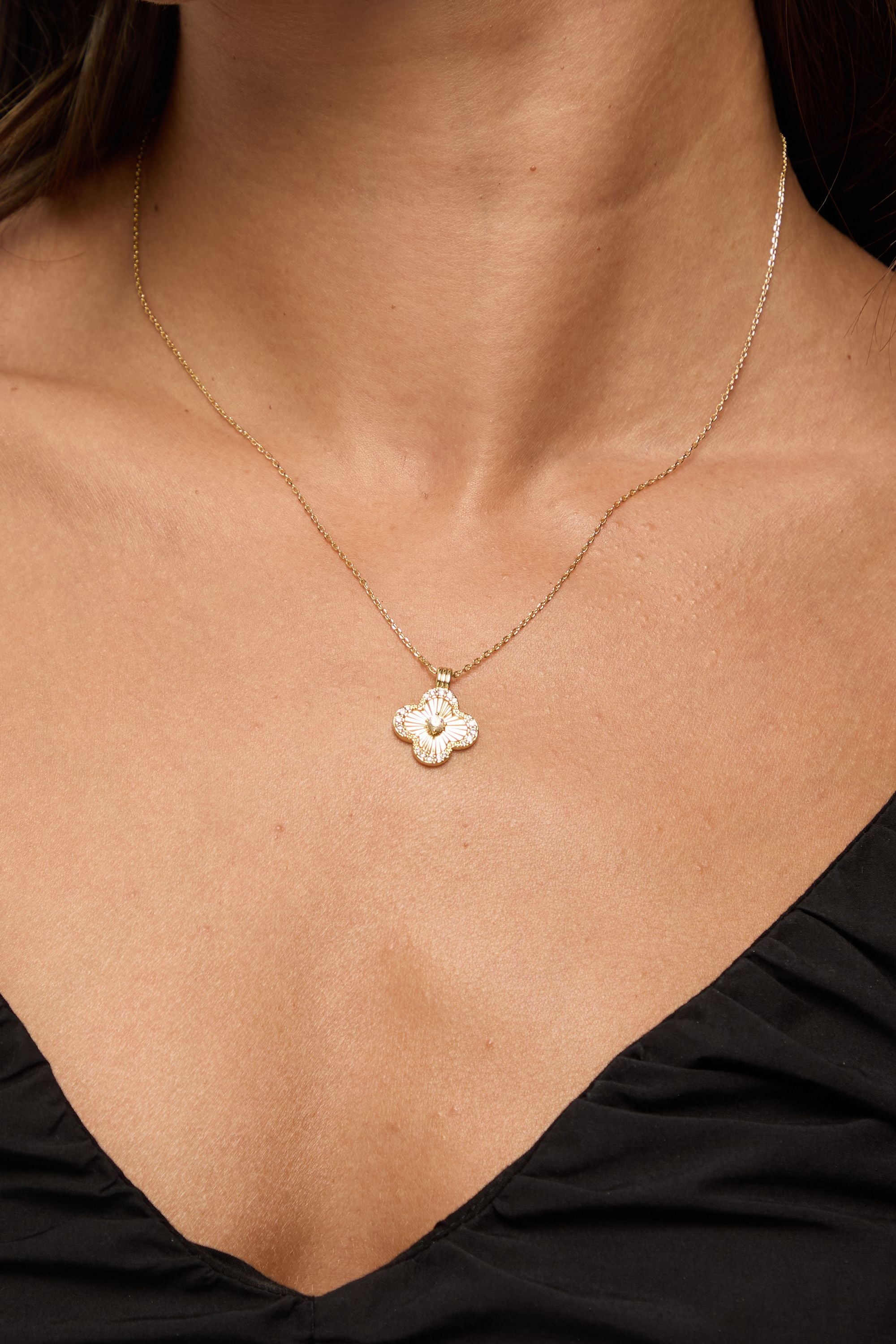 Jon Richard 18K Gold Plated Clover Pendant - Gift Box image 4