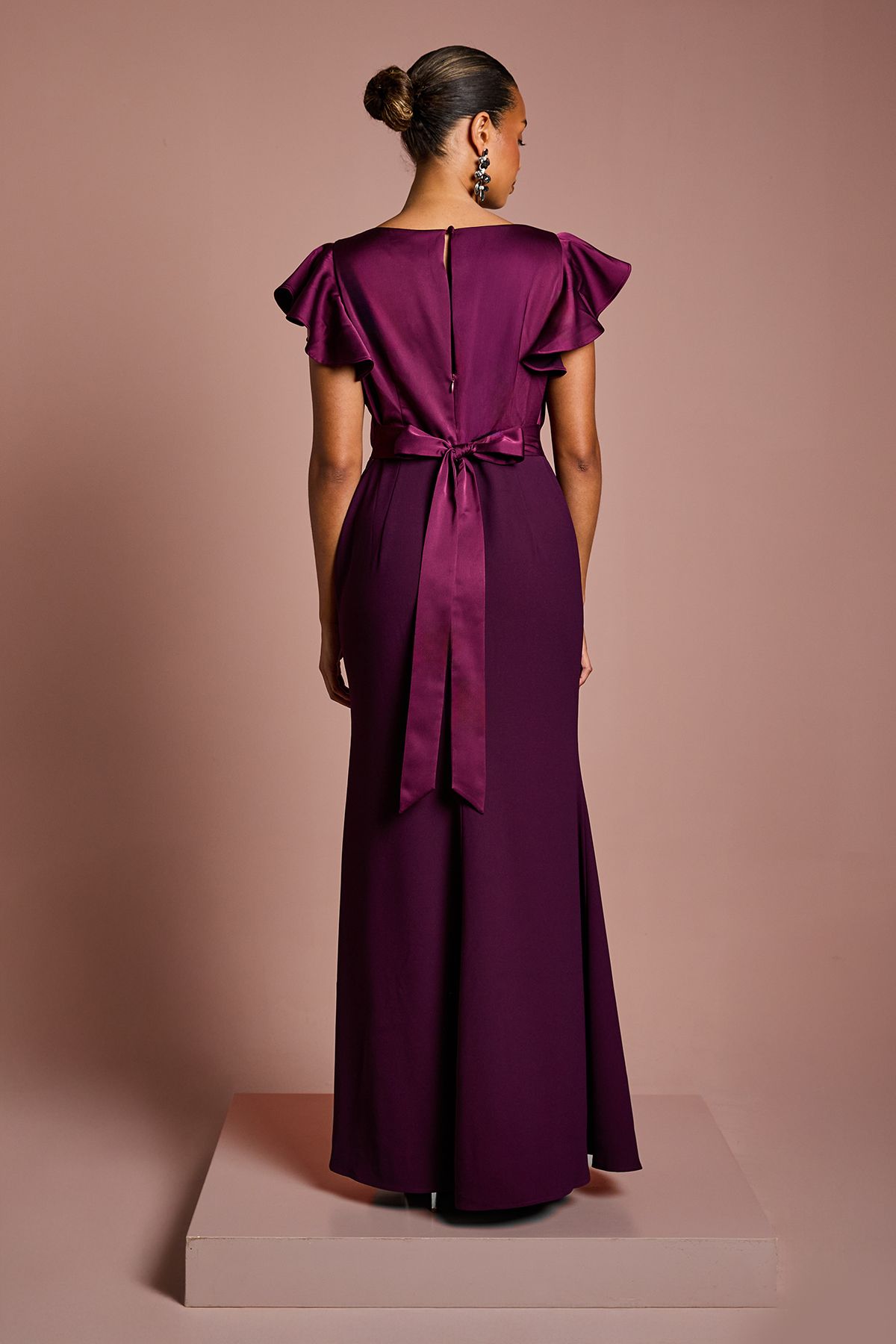 Coast Coast Honoured Petite V Neck Angel Short Sleeve Satin Maxi Bridesmaid Dress Fig image 3