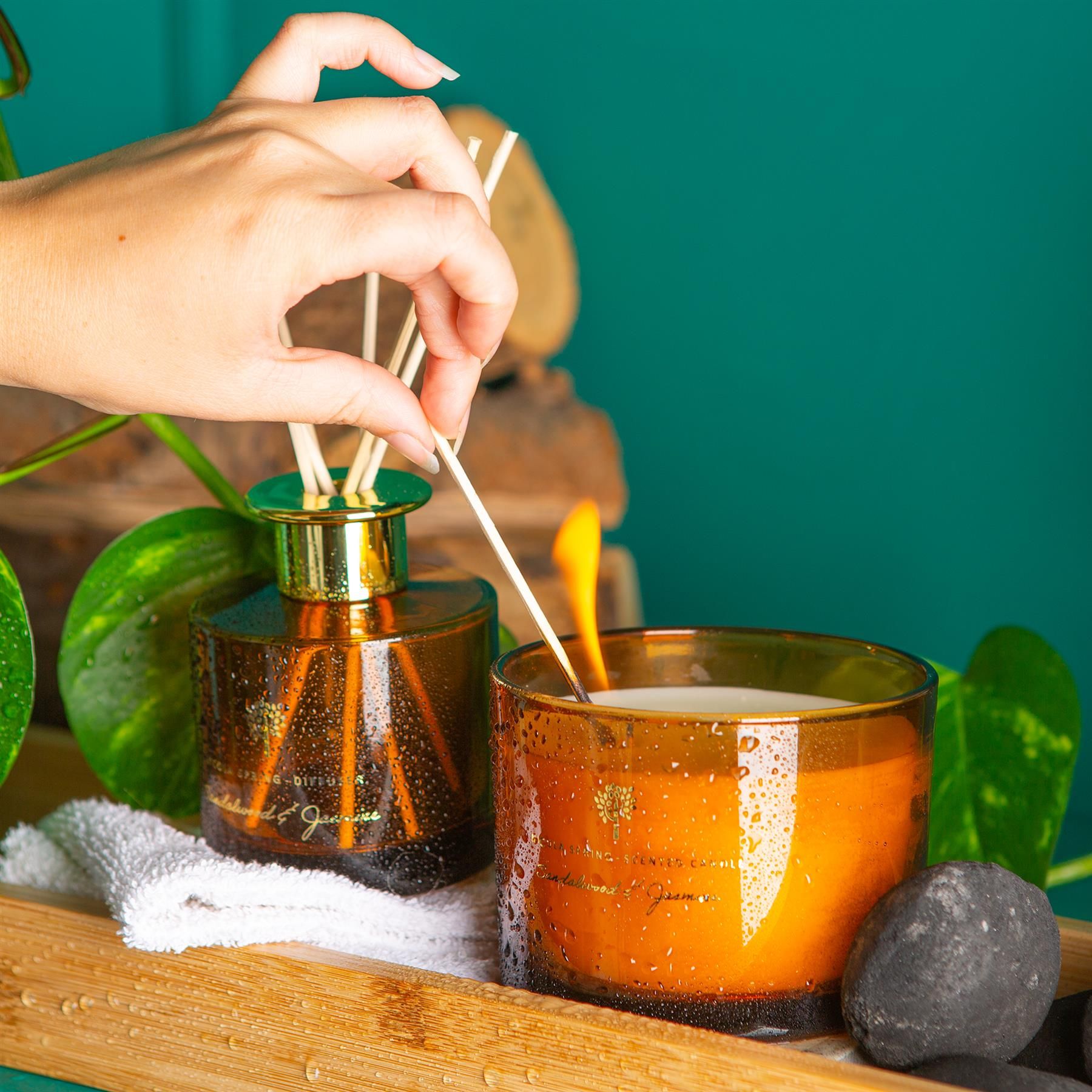 Nicola Spring Sandalwood & Jasmine Candle & Diffuser Set - 350g Jar + 200ml Diffuser image 9