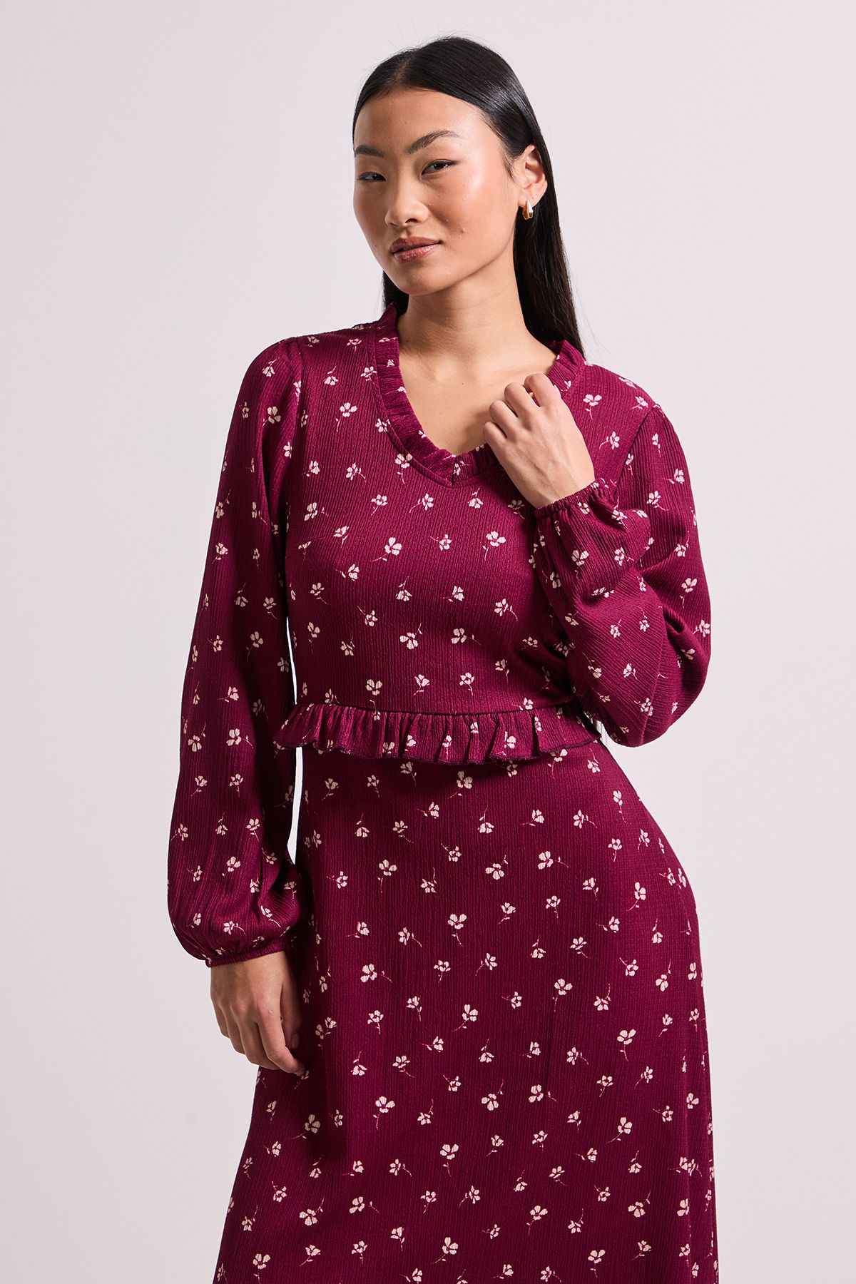 Dorothy Perkins Petite Ditsy Floral Frill Scoop Neck Blouson Sleeve Jersey Midi Dress Floral image 2