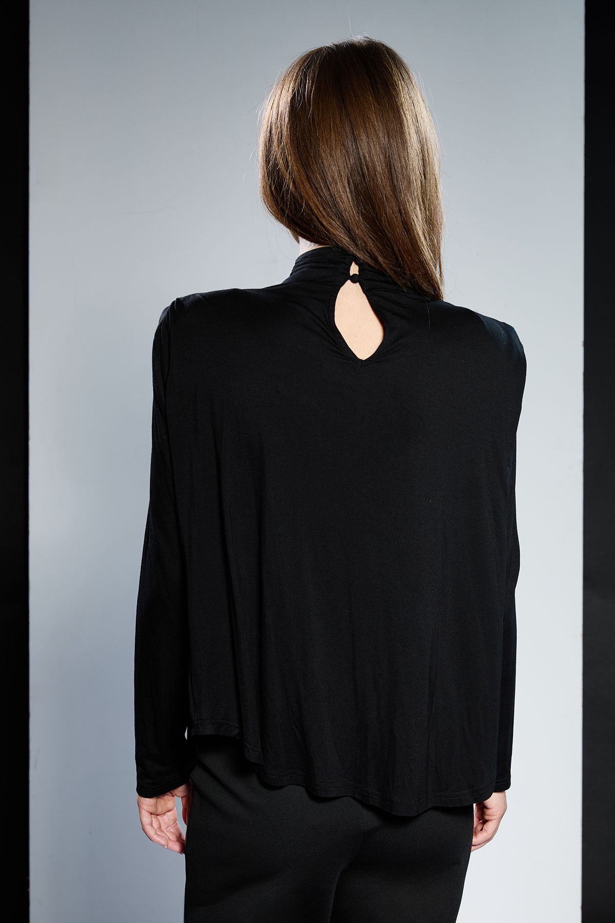 RUNWAY 1.8.1.8 Runway 1.8.1.8  Jersey Shoulder Pad T-shirt Black image 3