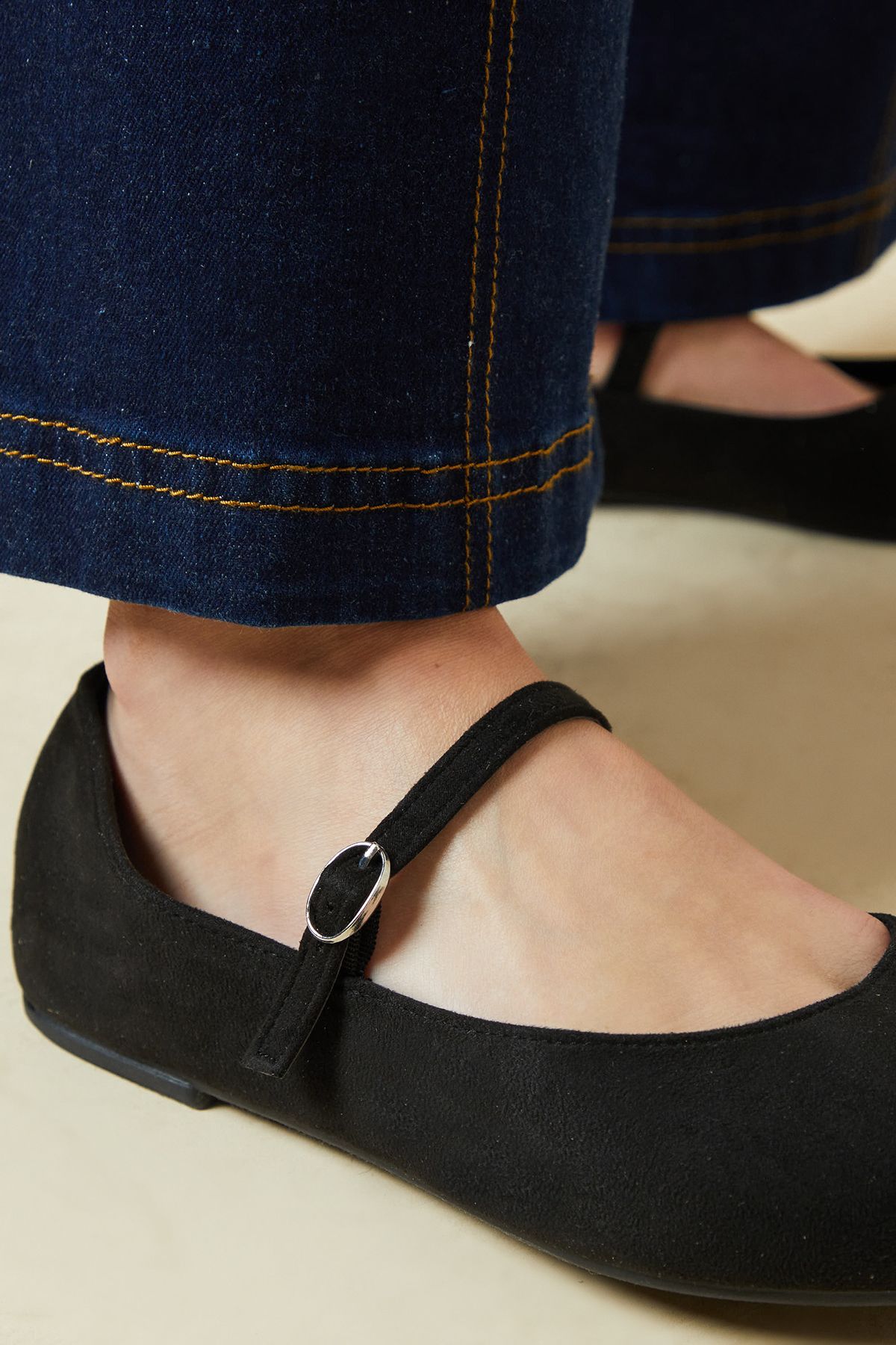 Dorothy Perkins Wide Fit Nisha Pointed Mary-jane Pumps Natural Black image 4