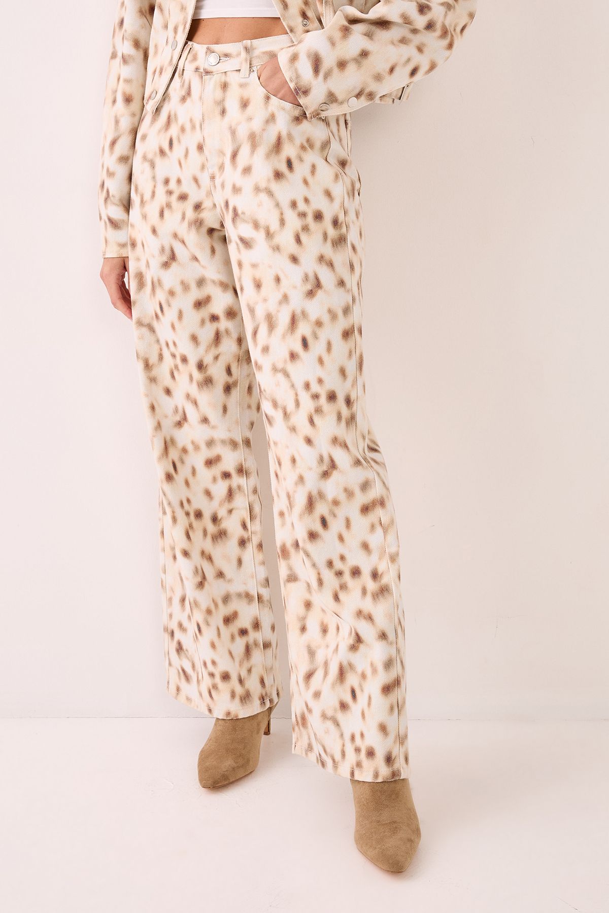 NastyGal Deer Print Denim Barrel Leg Jean Cream image 5