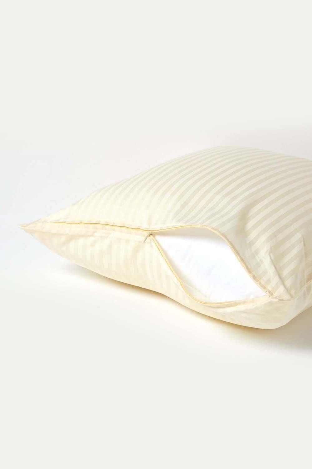 Homescapes Continental Pillowcase Egyptian Cotton 330 TC, 60 x 60 cm image 3