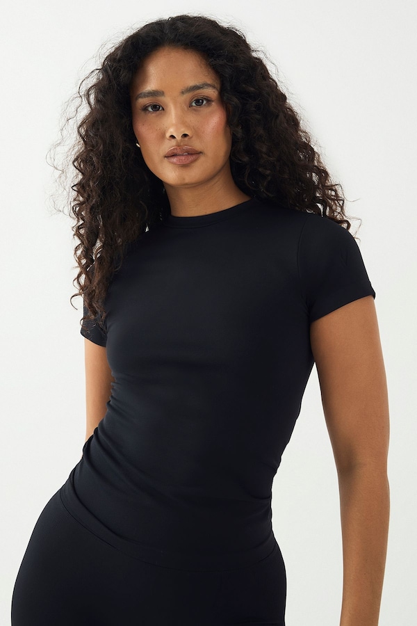 DSGN Studio DSGN Studio Sport Ultra Contour Seamless Fitted Short Sleeve Top Black