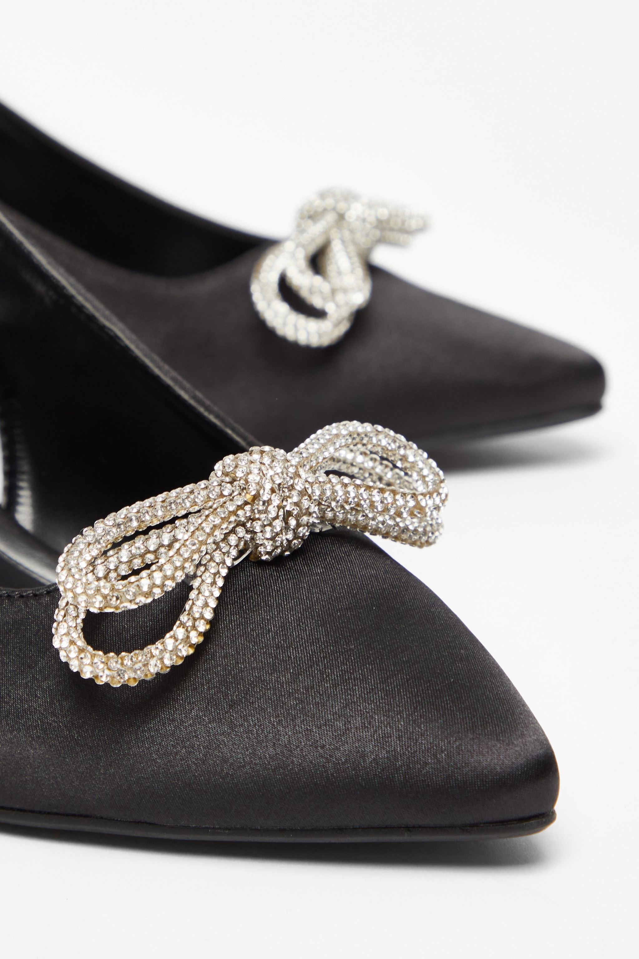 Quiz Black Wide Fit Slingback Court Heels image 4