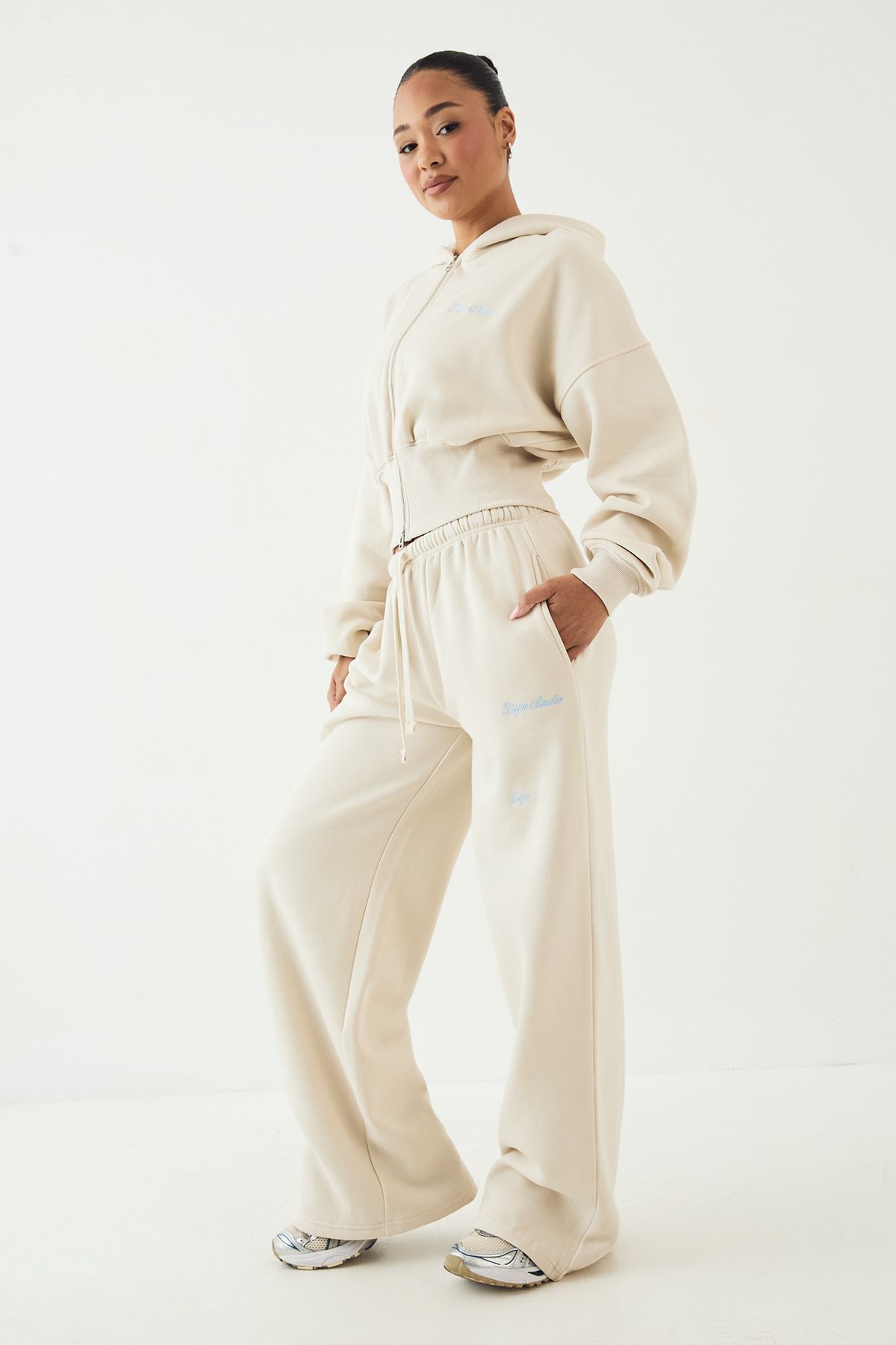 DSGN Studio DSGN Studio Script Embroidered Straight Leg Jogger Cream image 3