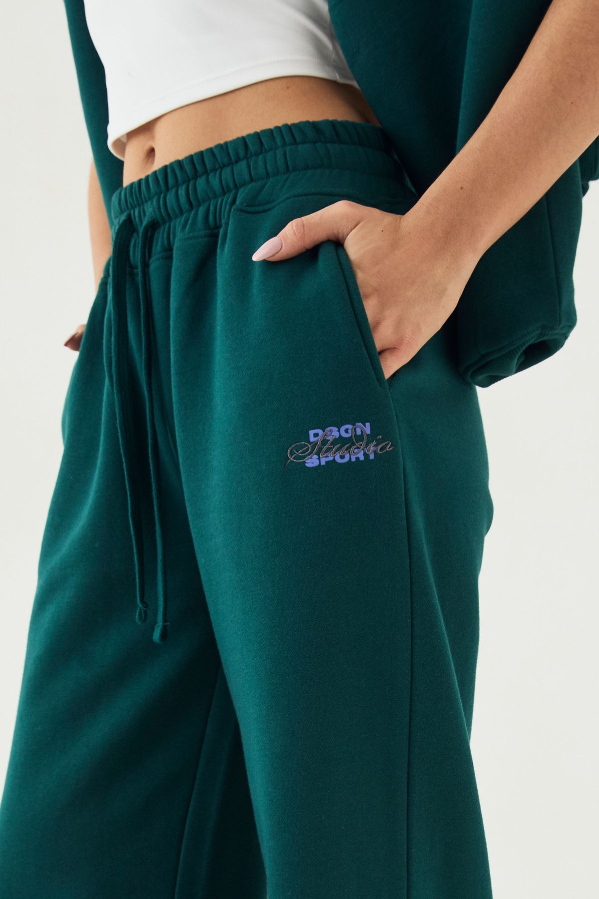 DSGN Studio DSGN Studio Sport Straight Leg Jogger Pine image 4