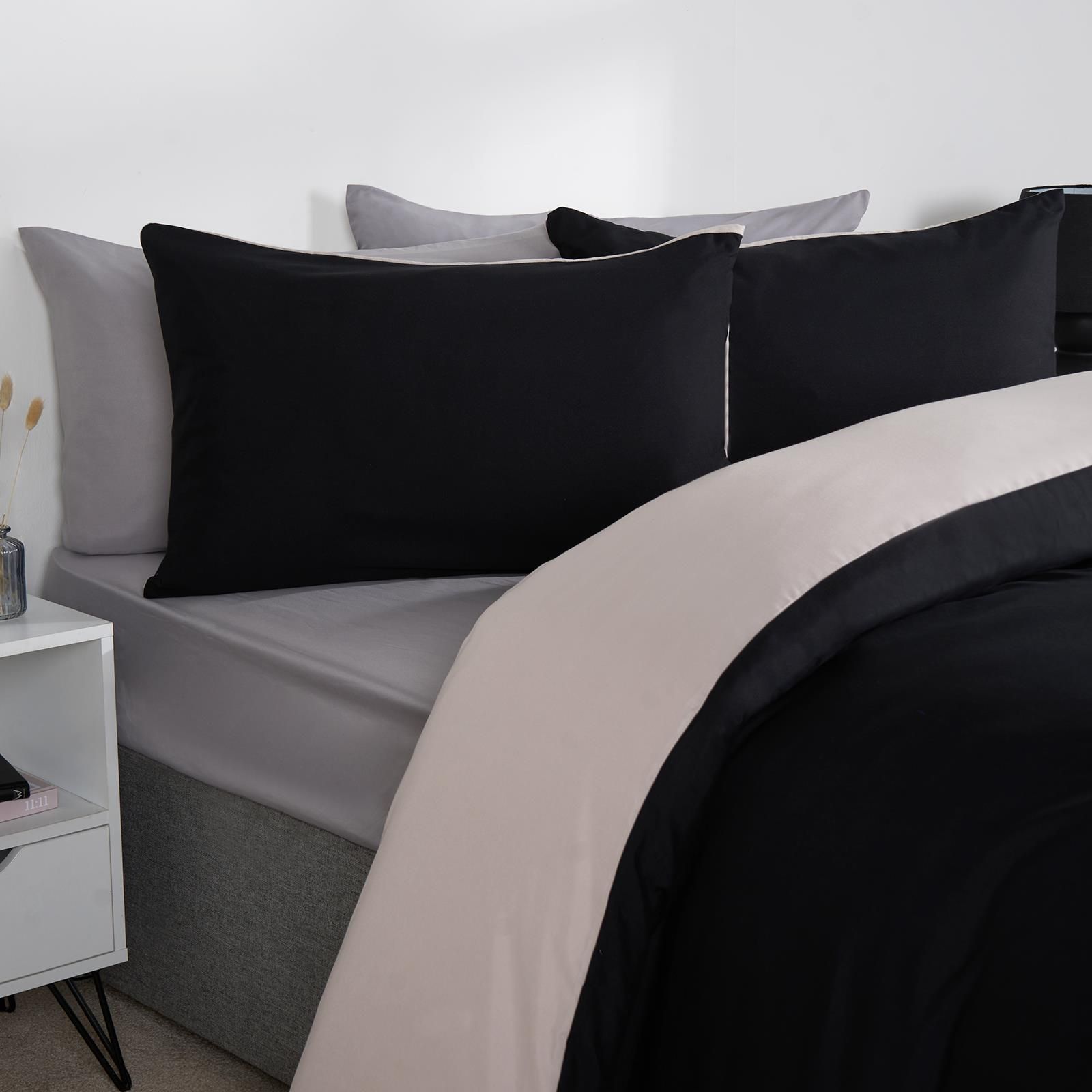 OHS Plain Reversible Duvet Cover With Pillowcase Set image 3