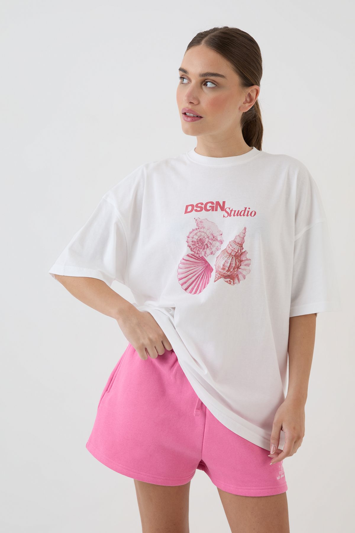 DSGN Studio DSGN Studio Shell Print Oversized T-Shirt White