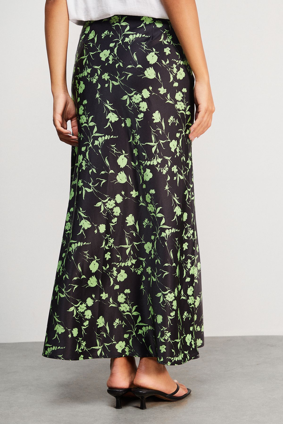 Warehouse HCD Print Satin Bias Midi Skirt Lime image 3