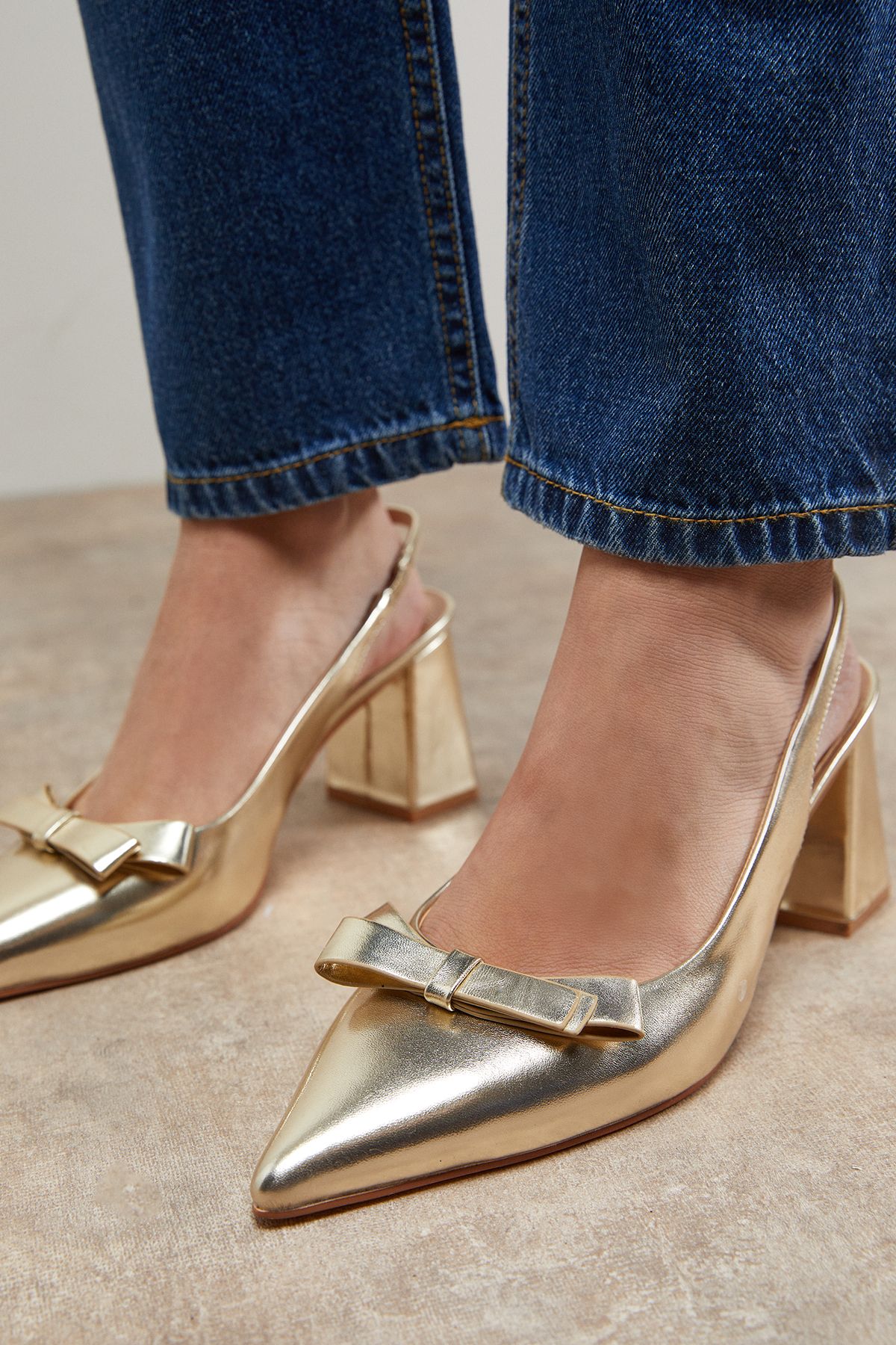 Oasis Vala Faux Metallic Leather Bow Detail Slingback High Block Heel Court Shoes Gold image 4