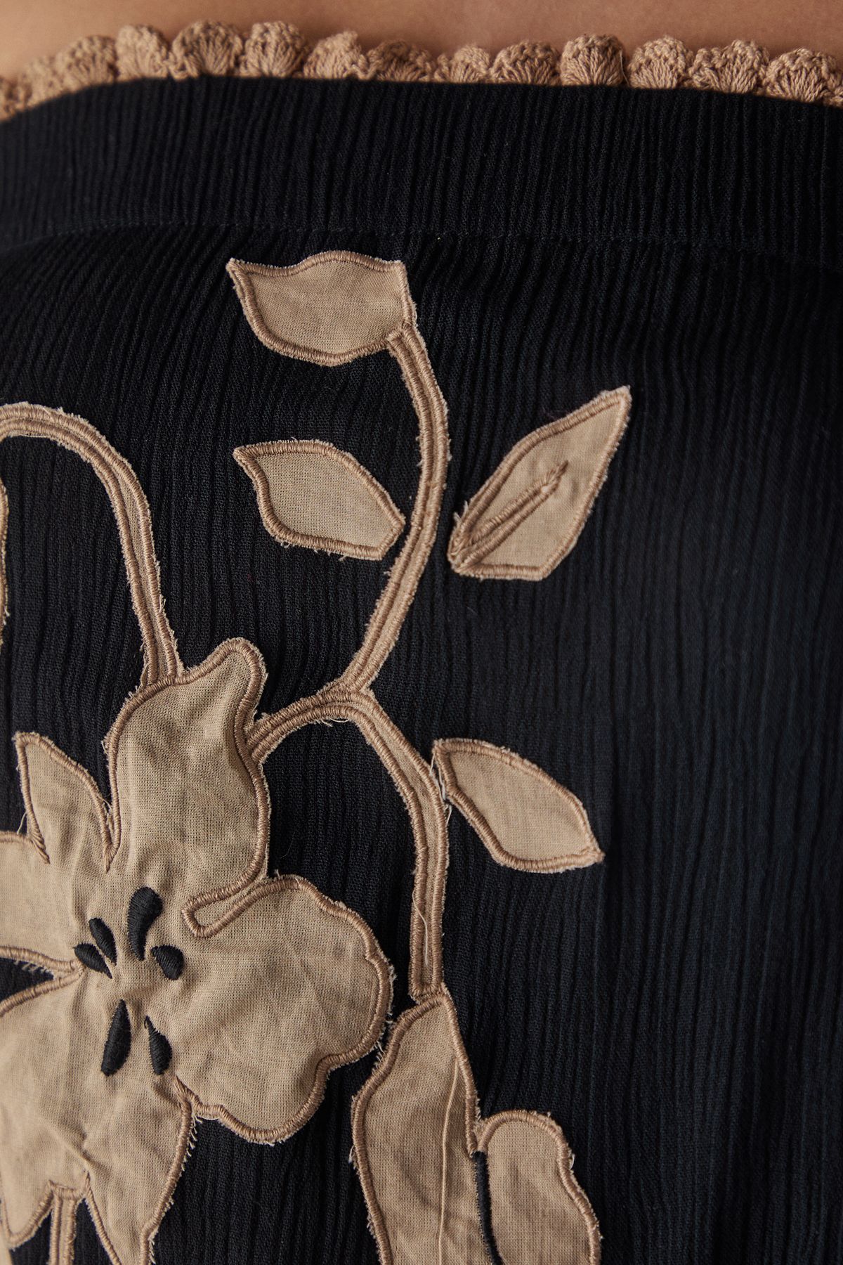 Warehouse HCD Cheesecloth Embroidered Bandeau Top Black image 5