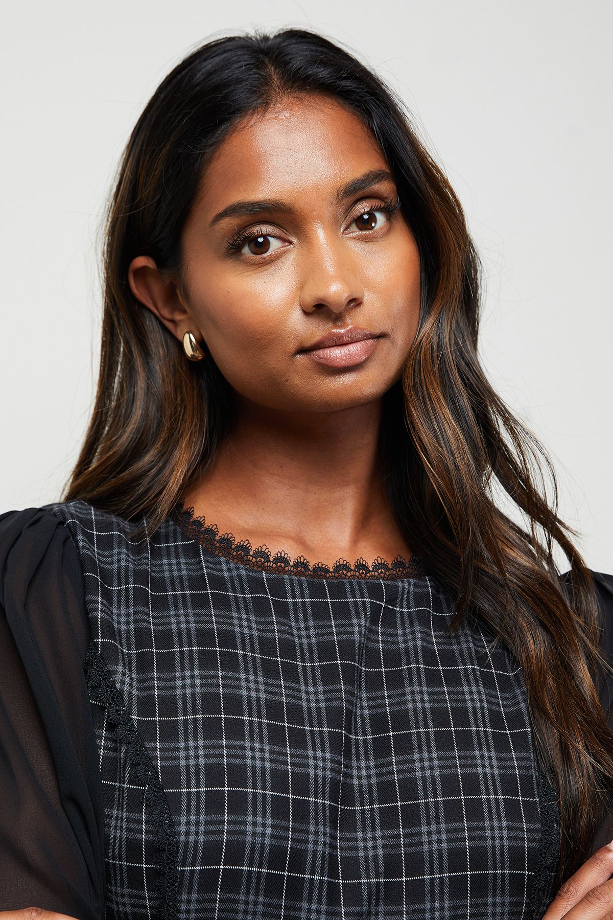 Oasis Checked Belted Balloon Sleeve Flippy Mini Dress Mono image 5