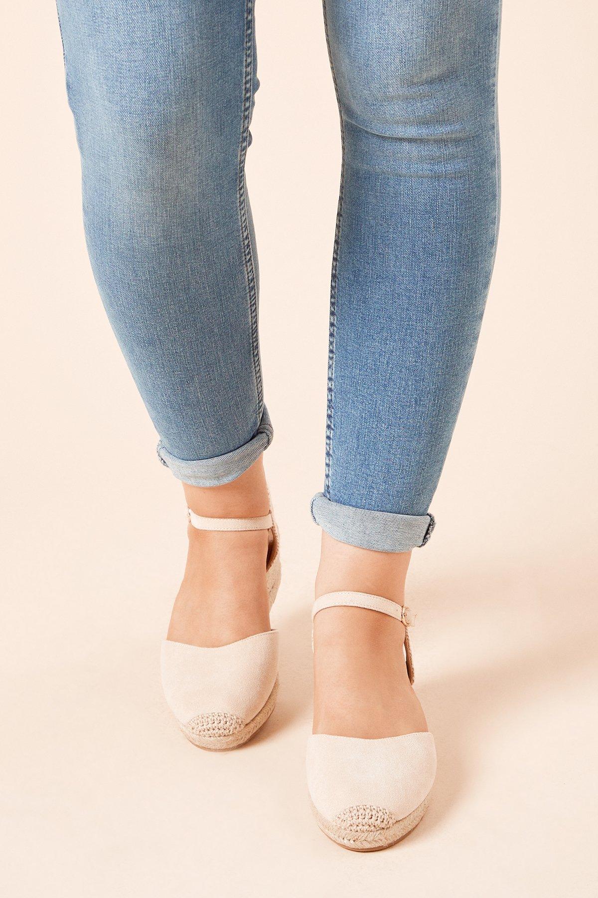 Dorothy Perkins Ellie Closed Toe Low Wedge Espadrille Sandals Blush image 3