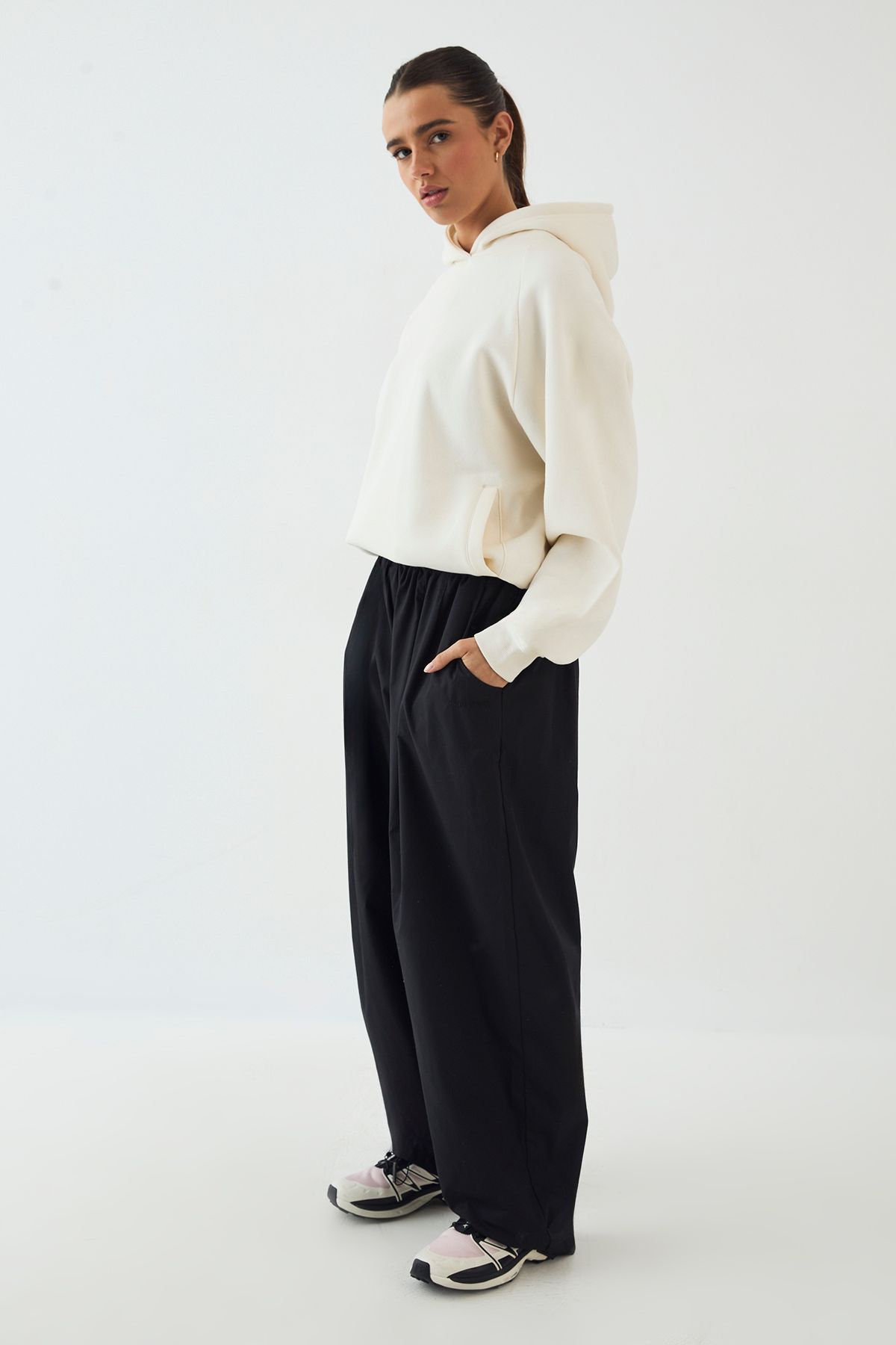 DSGN Studio DSGN Studio Elasticated Waist Balloon Leg Oversized Trouser Black