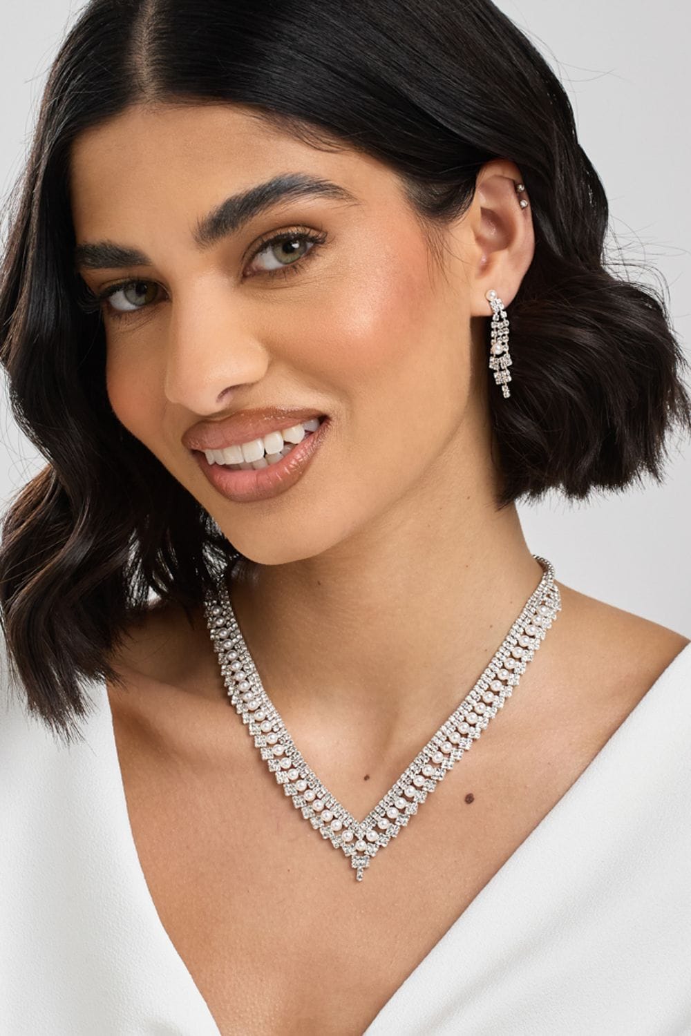 Jon Richard Silver Plated Pearl And Crystal V Necklace image 2