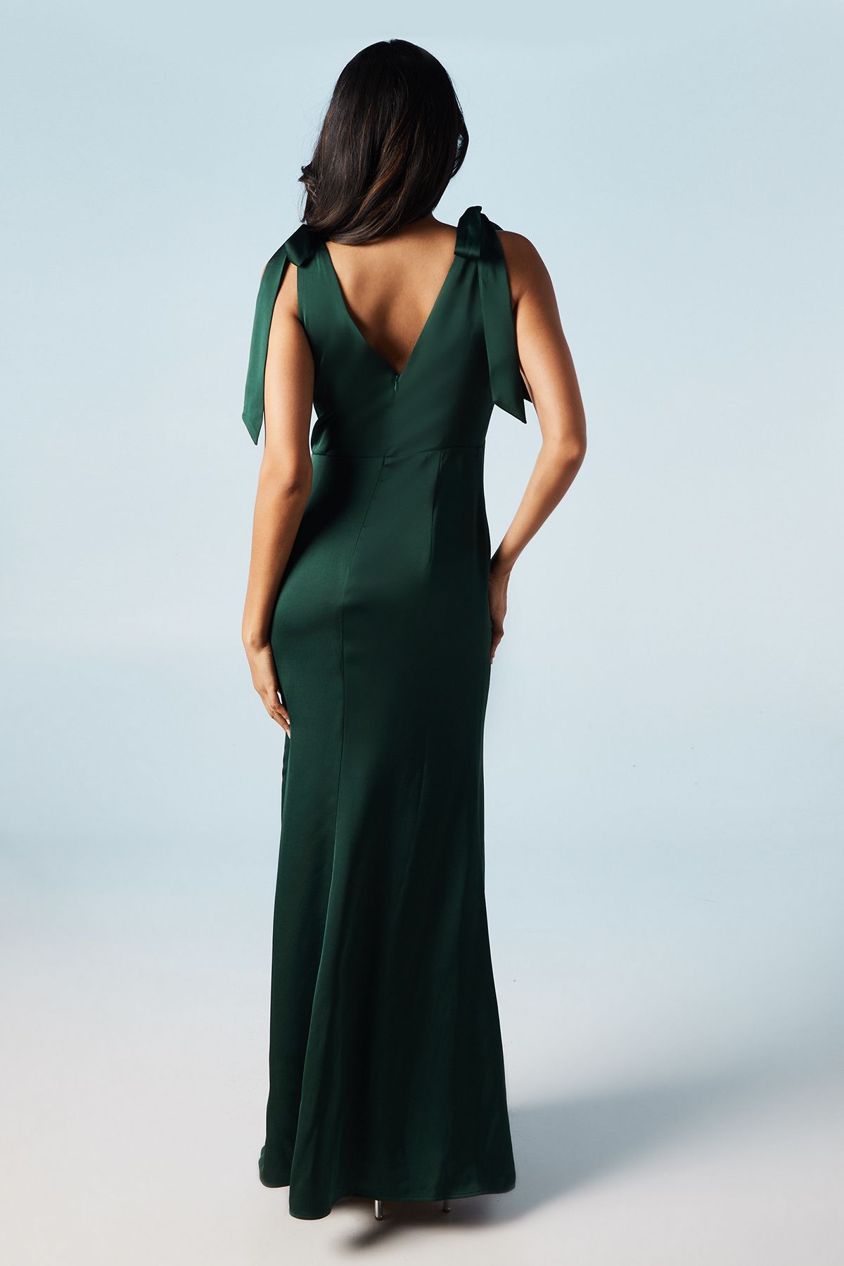 Coast Coast Honoured Satin Back Crepe V Neck Tie Shoulder Maxi Bridesmaid Dress Emerald image 3