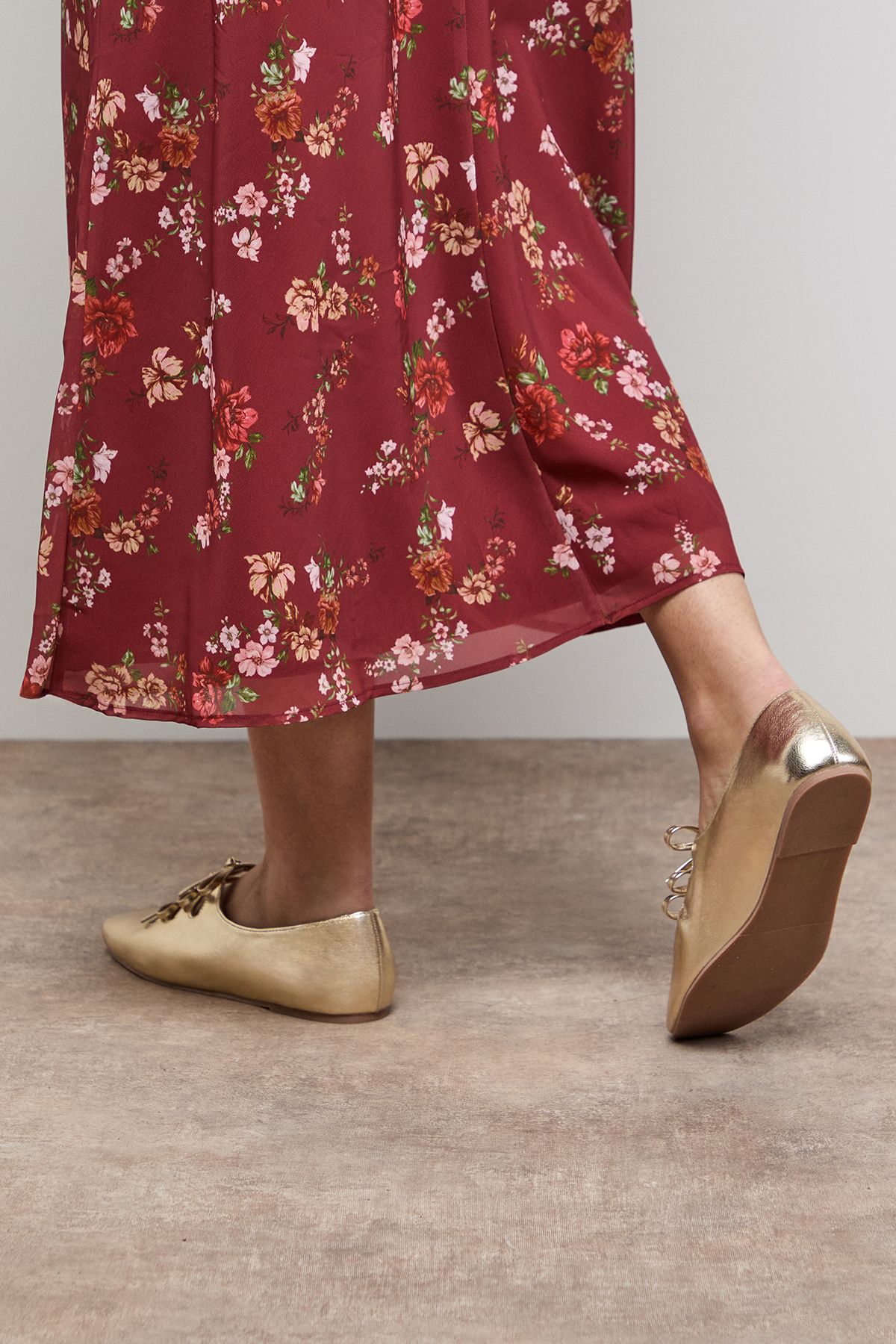 Oasis Darielle Faux Leather Multi Bow Ballet Pumps Champagne image 4